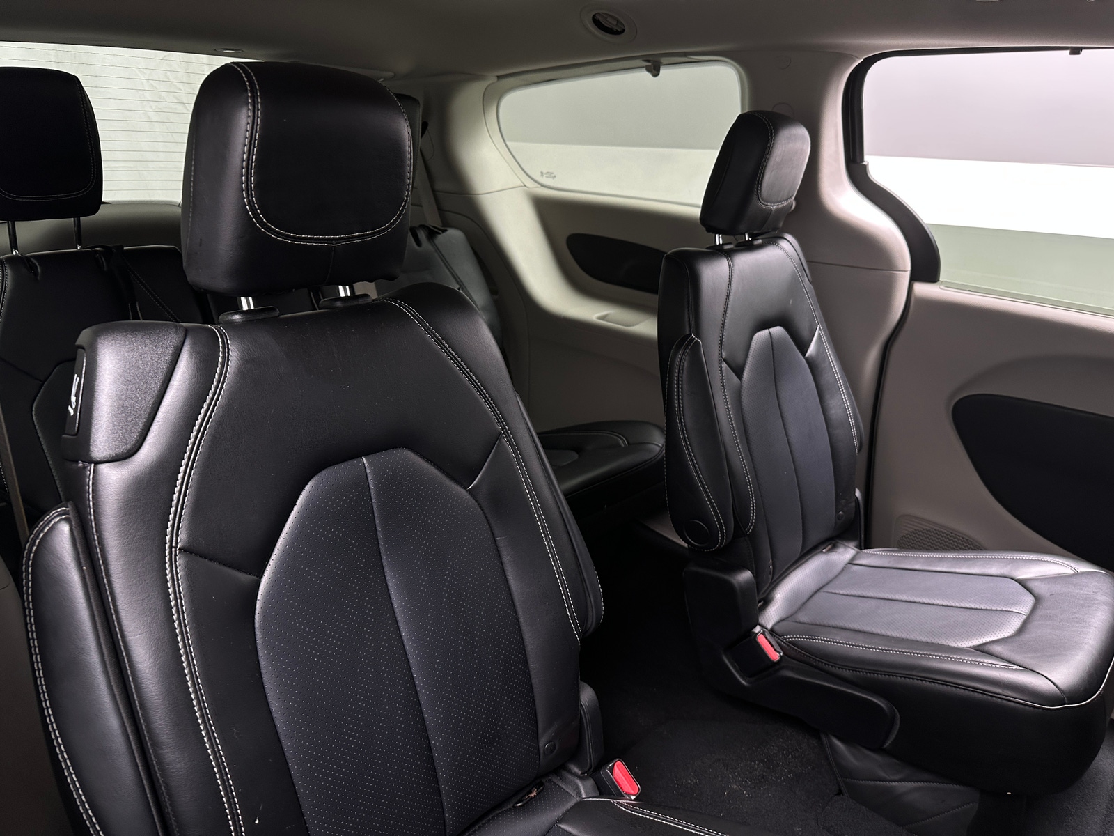 Thumbnail: 2023 Chrysler Pacifica - 5