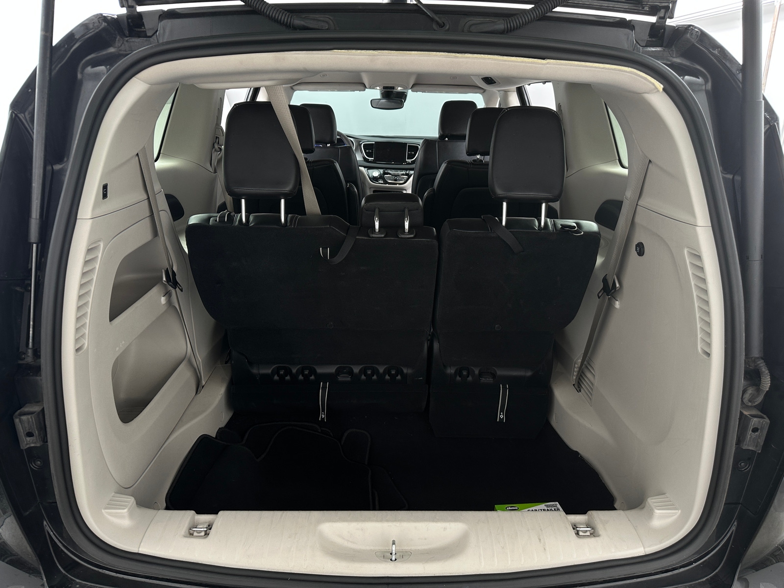 Thumbnail: 2023 Chrysler Pacifica - 6