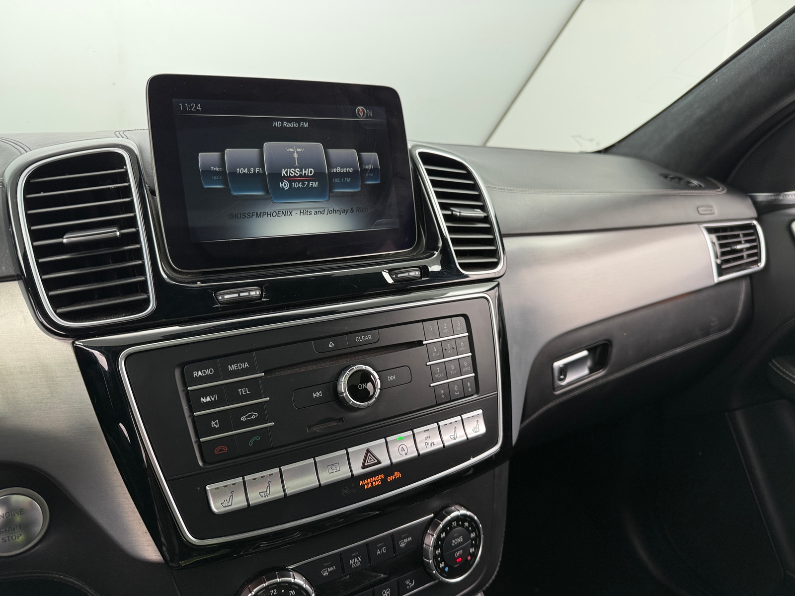 Thumbnail: 2017 Mercedes-Benz GLE - 3