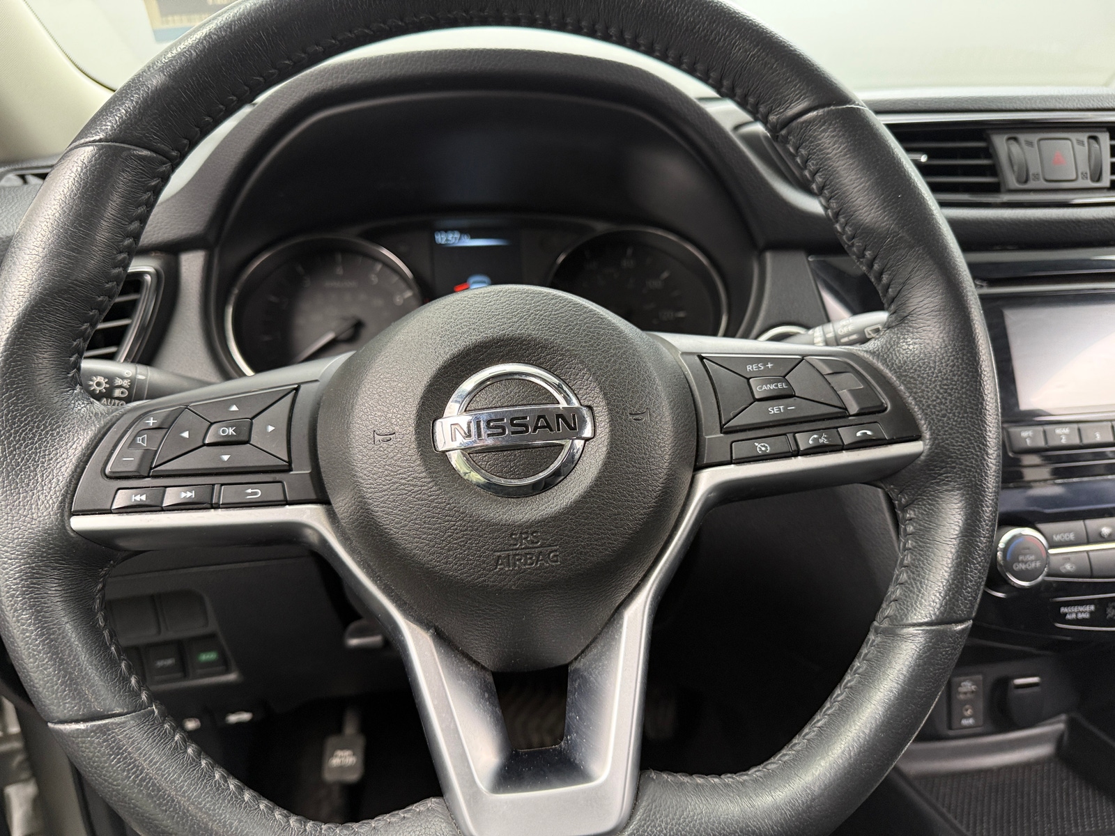 Thumbnail: 2017 Nissan Rogue - 5