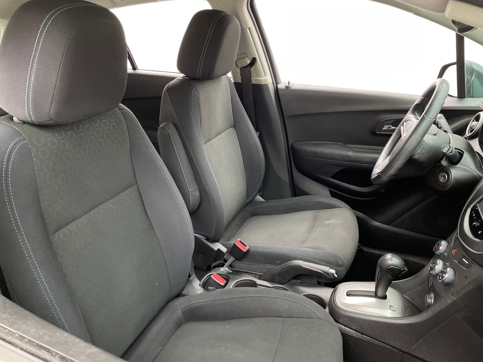 Thumbnail: 2015 Chevrolet Trax - 2