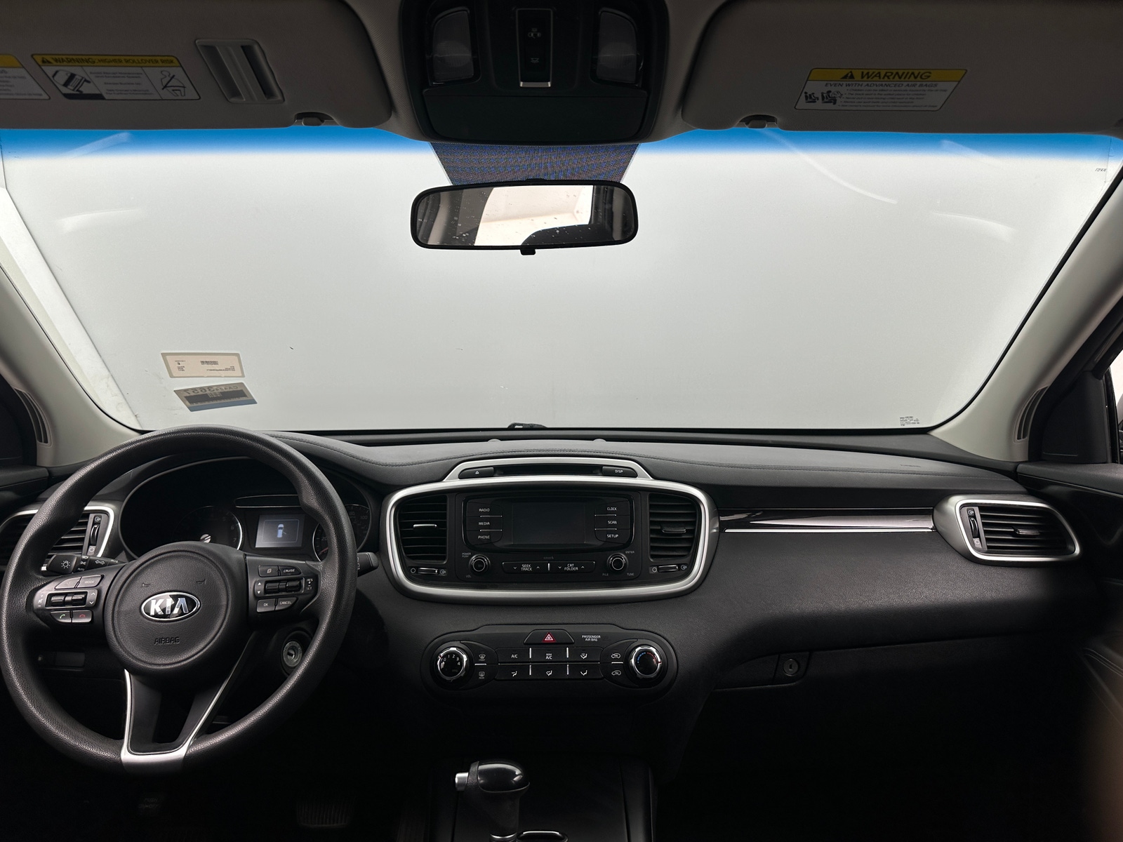 Thumbnail: 2017 Kia Sorento - 3