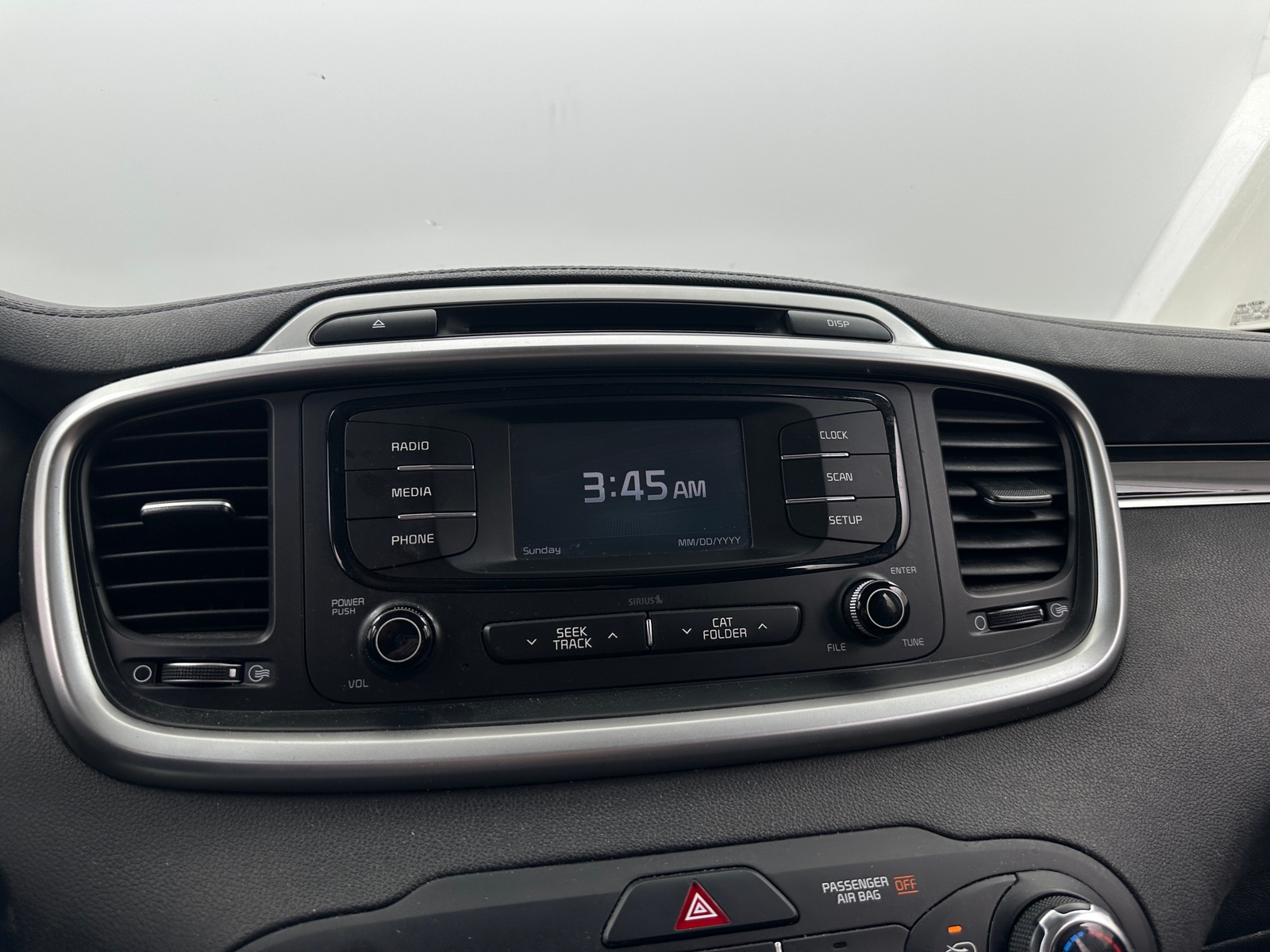 Thumbnail: 2017 Kia Sorento - 4