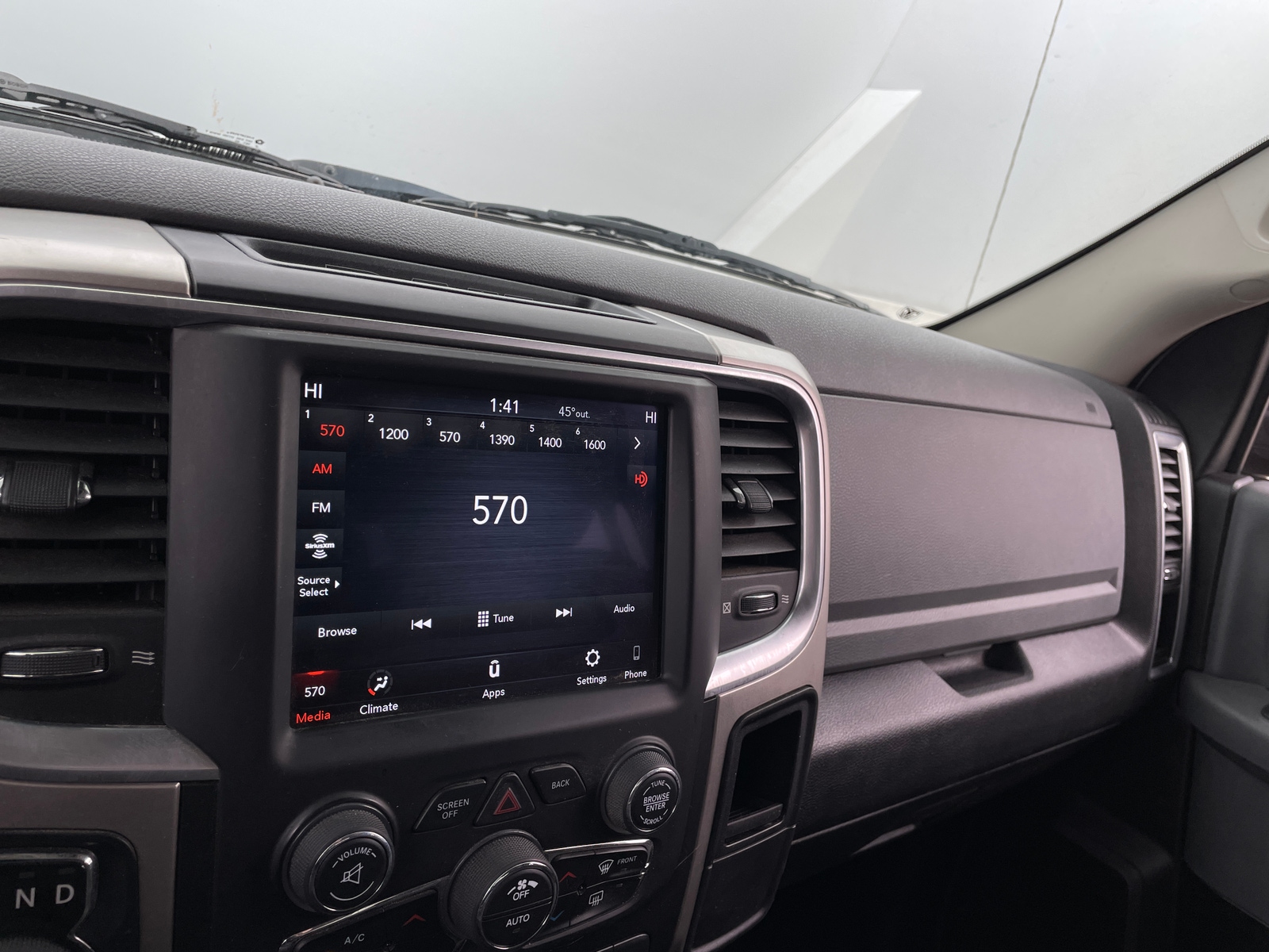 Thumbnail: 2020 RAM 1500 Classic - 4