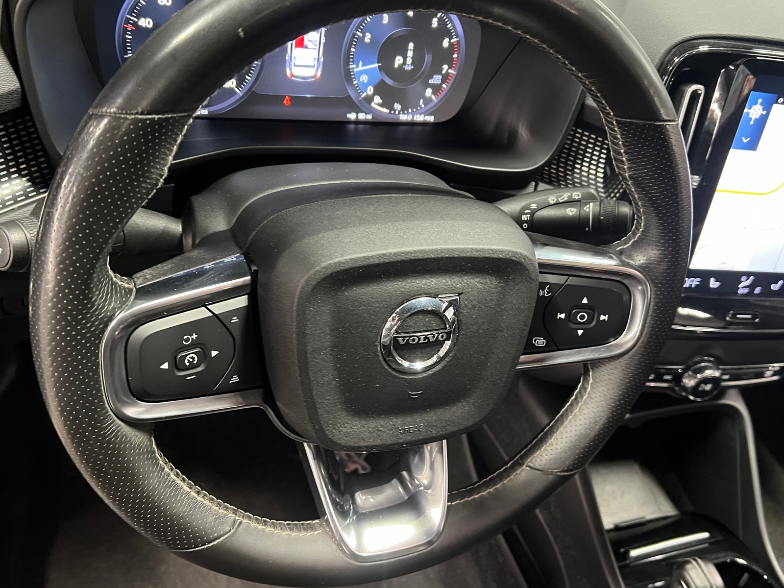 Thumbnail: 2021 Volvo XC40 - 4