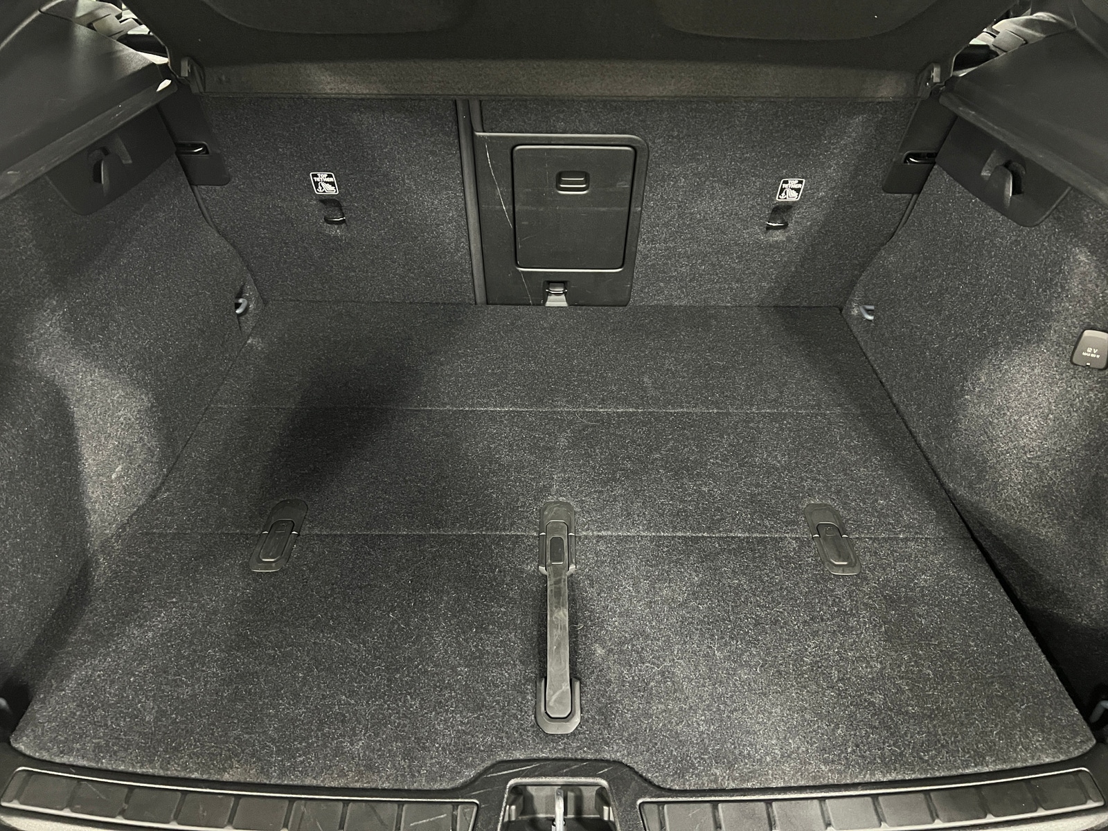 Thumbnail: 2021 Volvo XC40 - 6