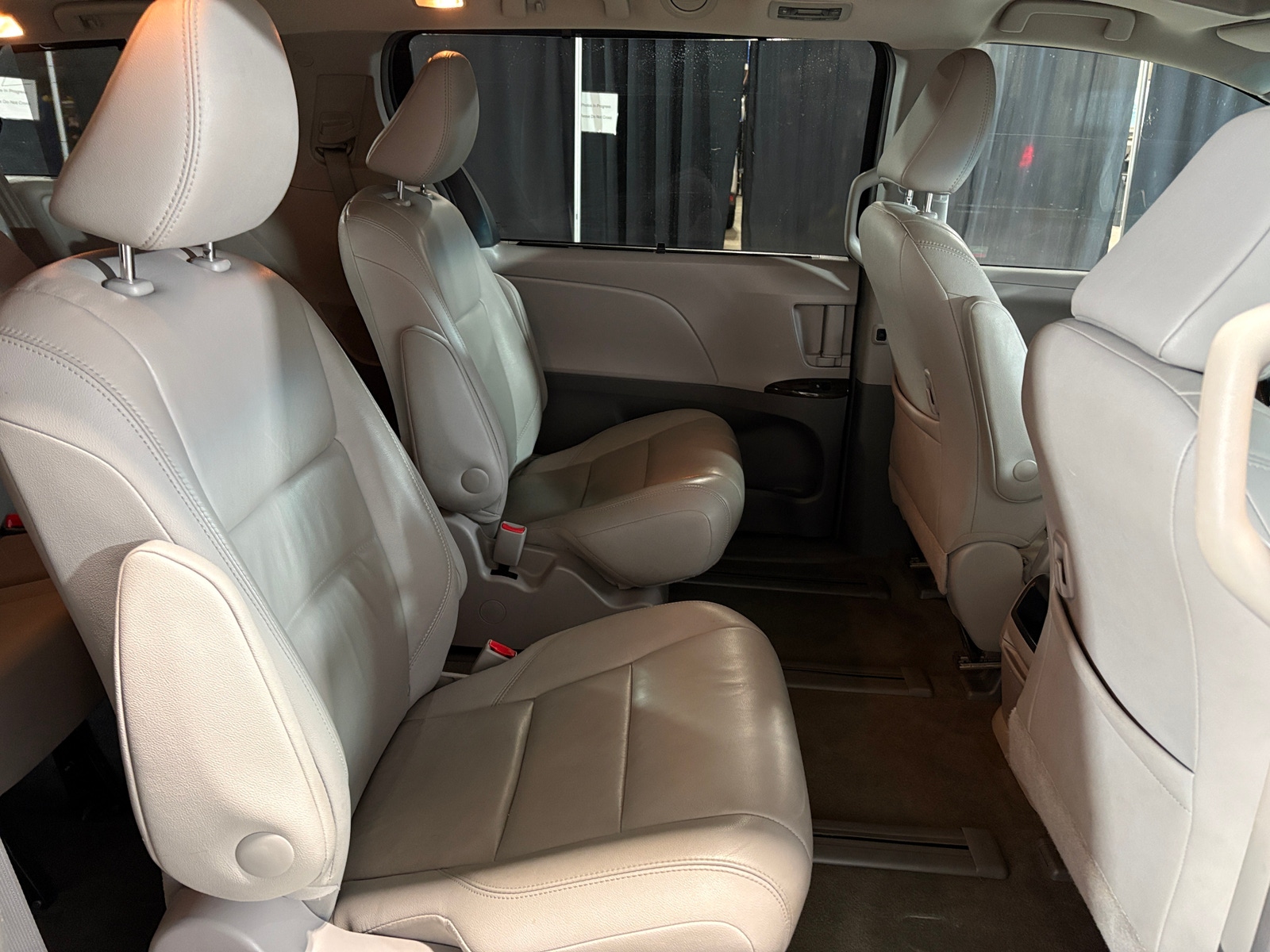 Thumbnail: 2017 Toyota Sienna - 5