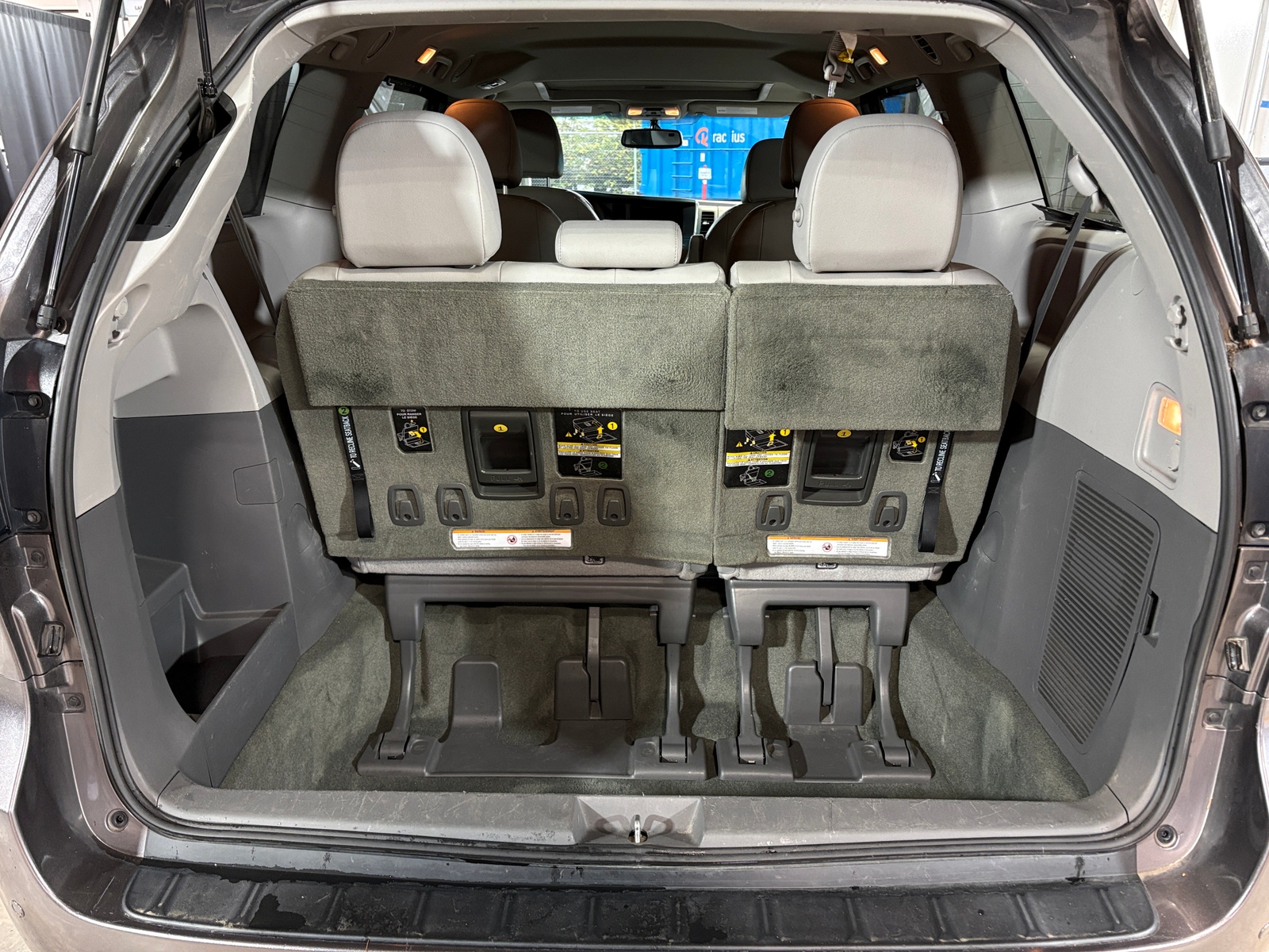 Thumbnail: 2017 Toyota Sienna - 6