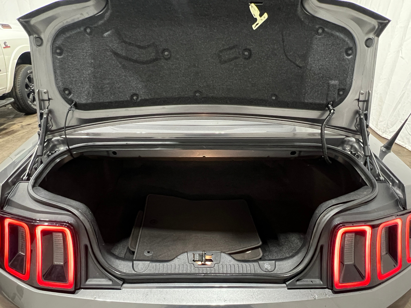 Thumbnail: 2014 Ford Mustang - 6