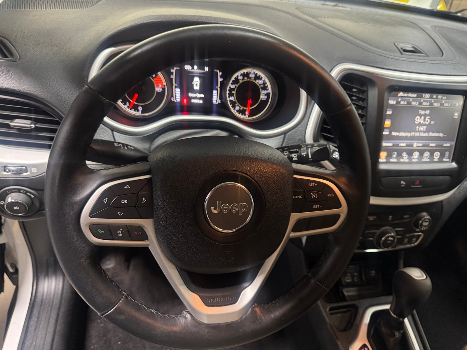 Thumbnail: 2017 Jeep Cherokee - 5