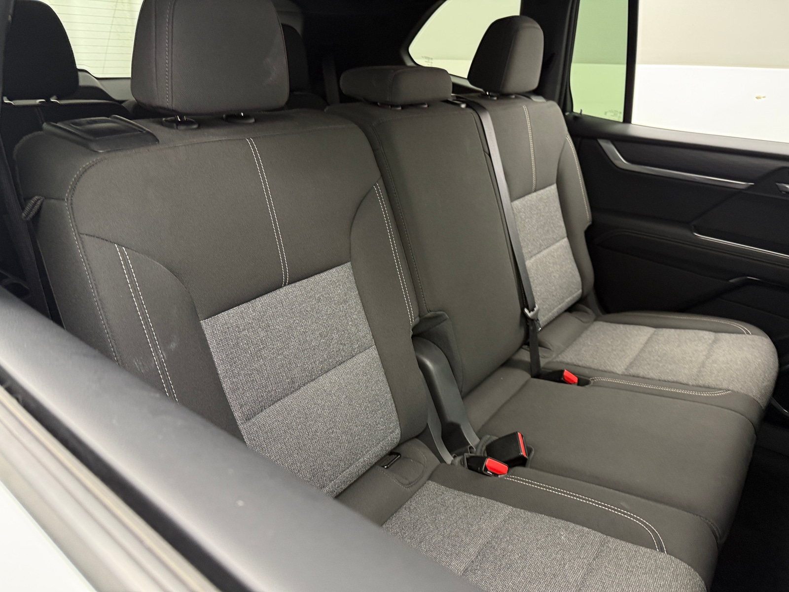 Thumbnail: 2025 GMC Acadia - 6