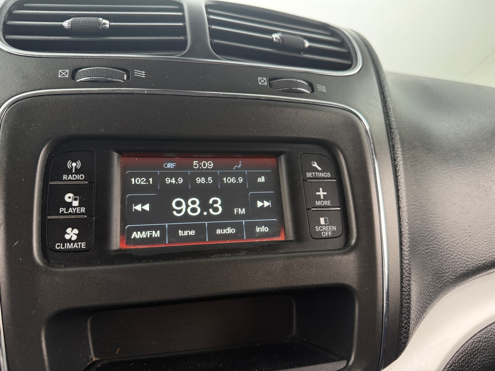 Thumbnail: 2019 Dodge Journey - 4