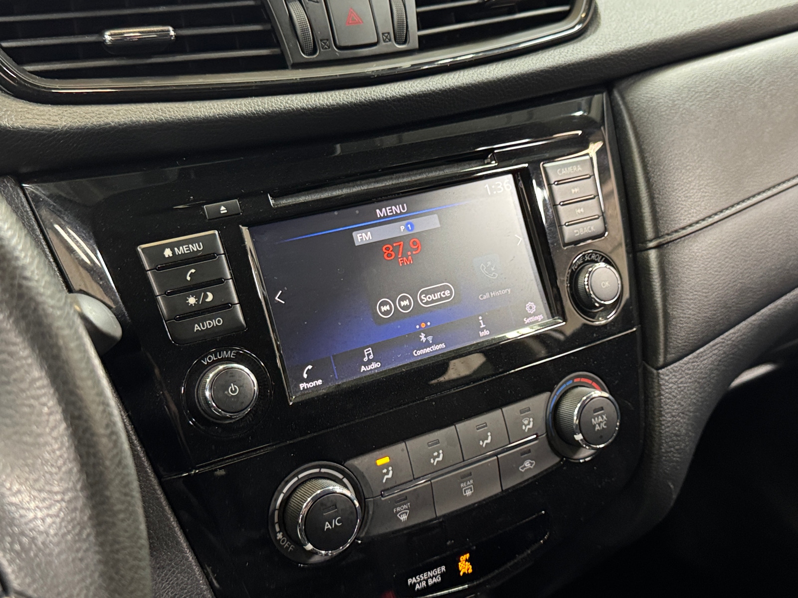 Thumbnail: 2019 Nissan Rogue - 4