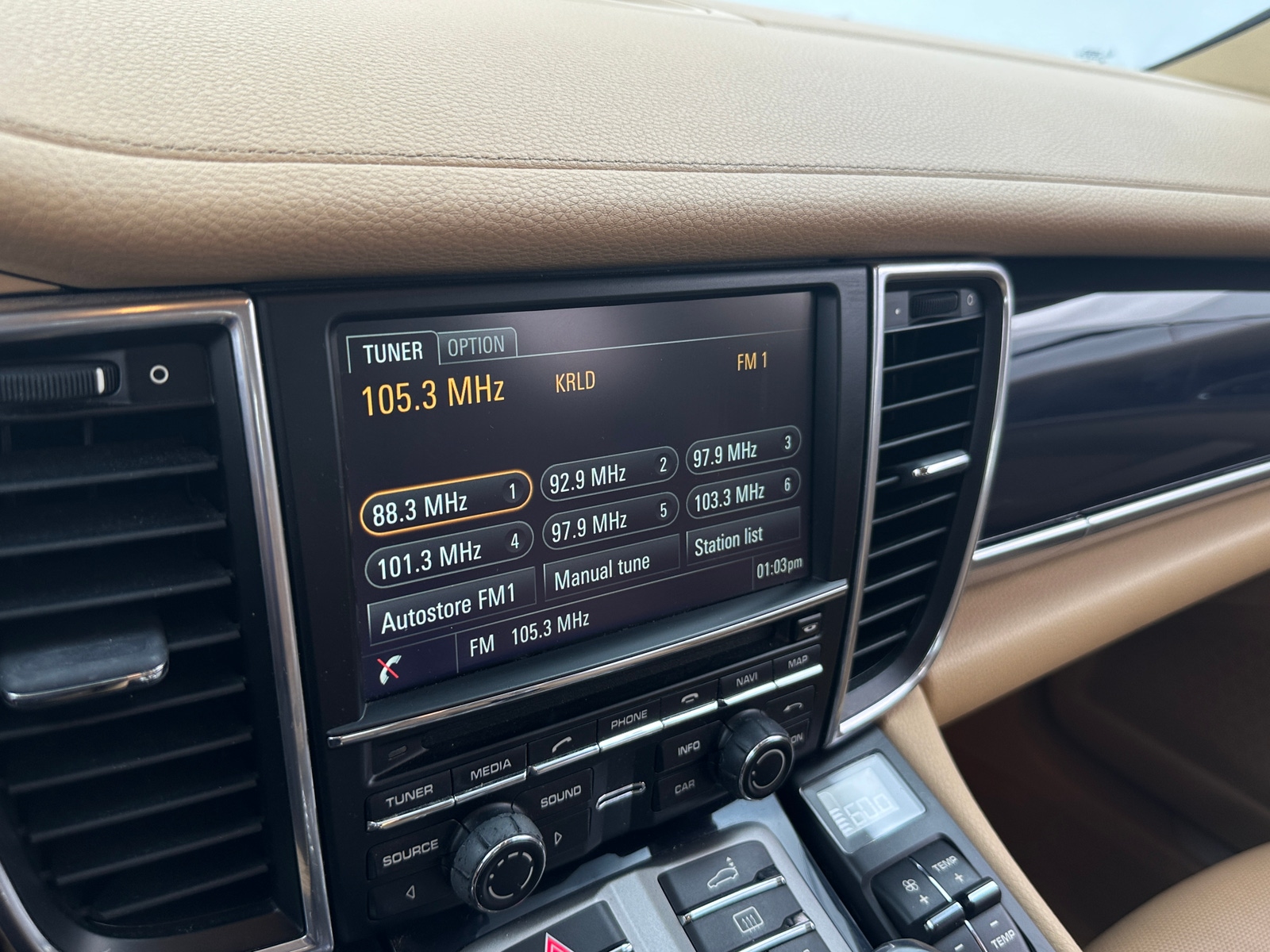 Thumbnail: 2015 Porsche Panamera - 3