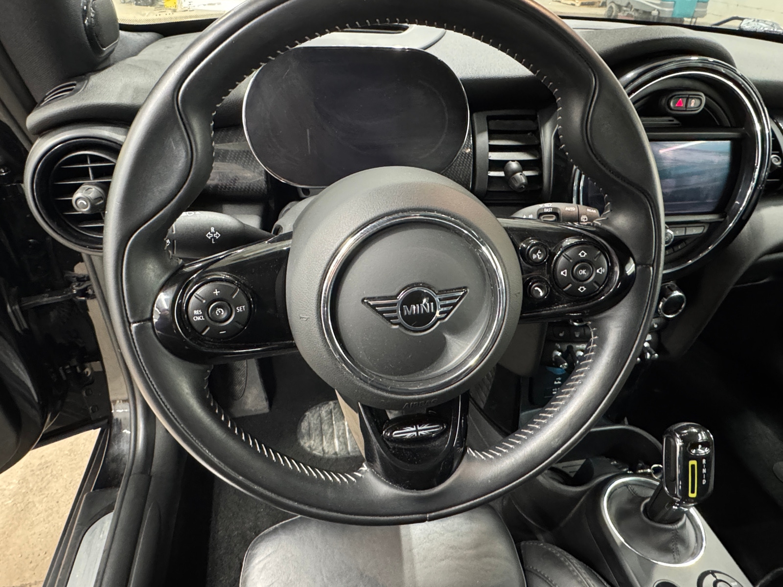 Thumbnail: 2021 MINI Cooper Hardtop - 4