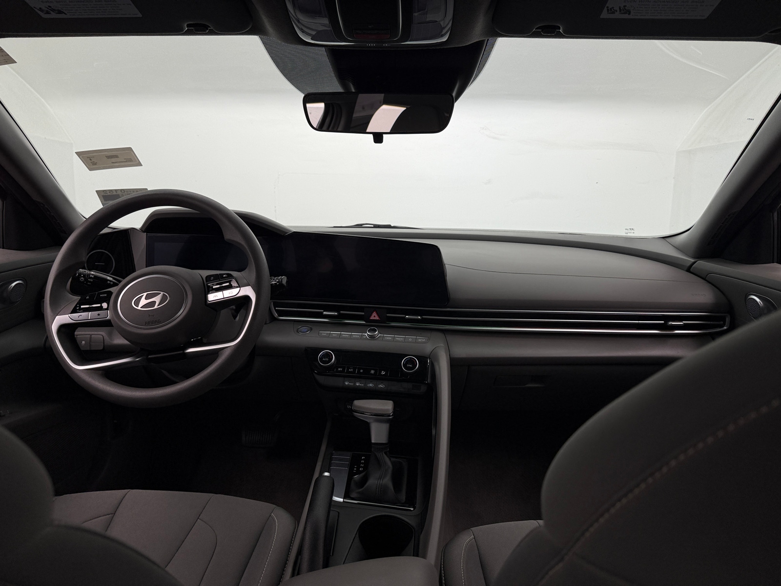 Thumbnail: 2024 Hyundai Elantra - 3