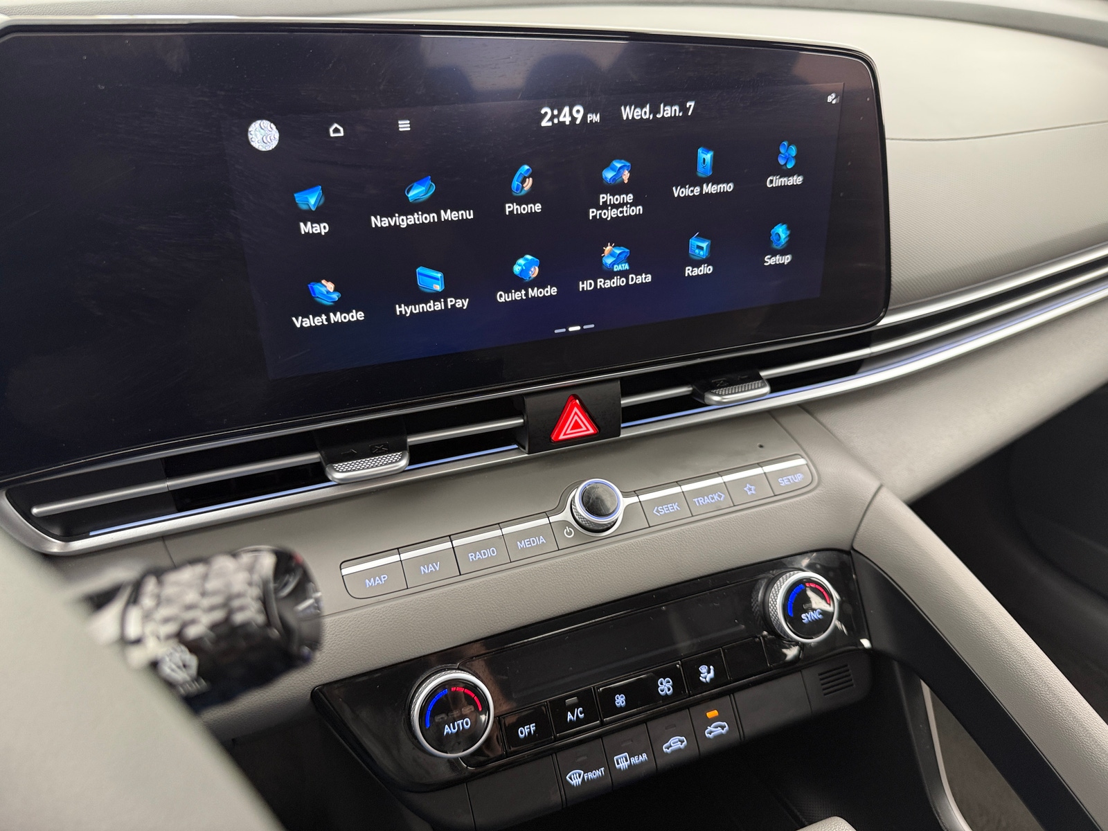 Thumbnail: 2024 Hyundai Elantra - 4