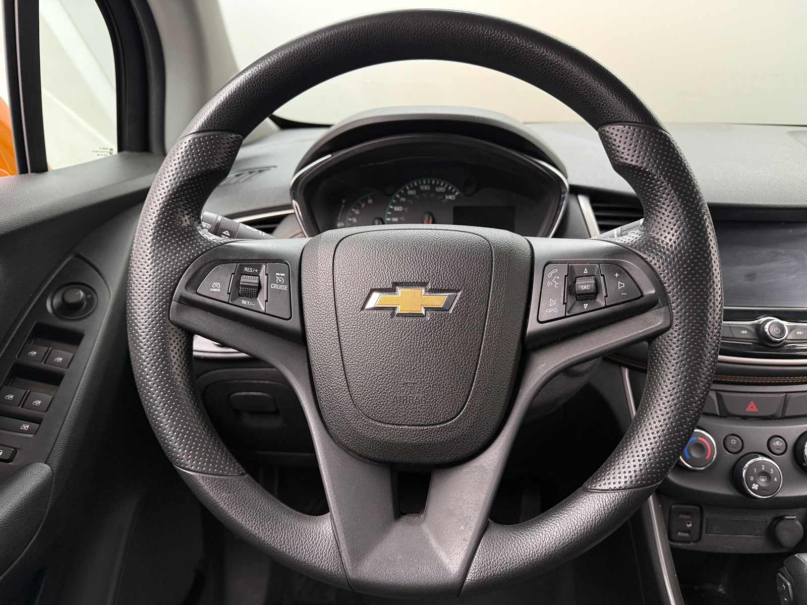 Thumbnail: 2017 Chevrolet Trax - 5