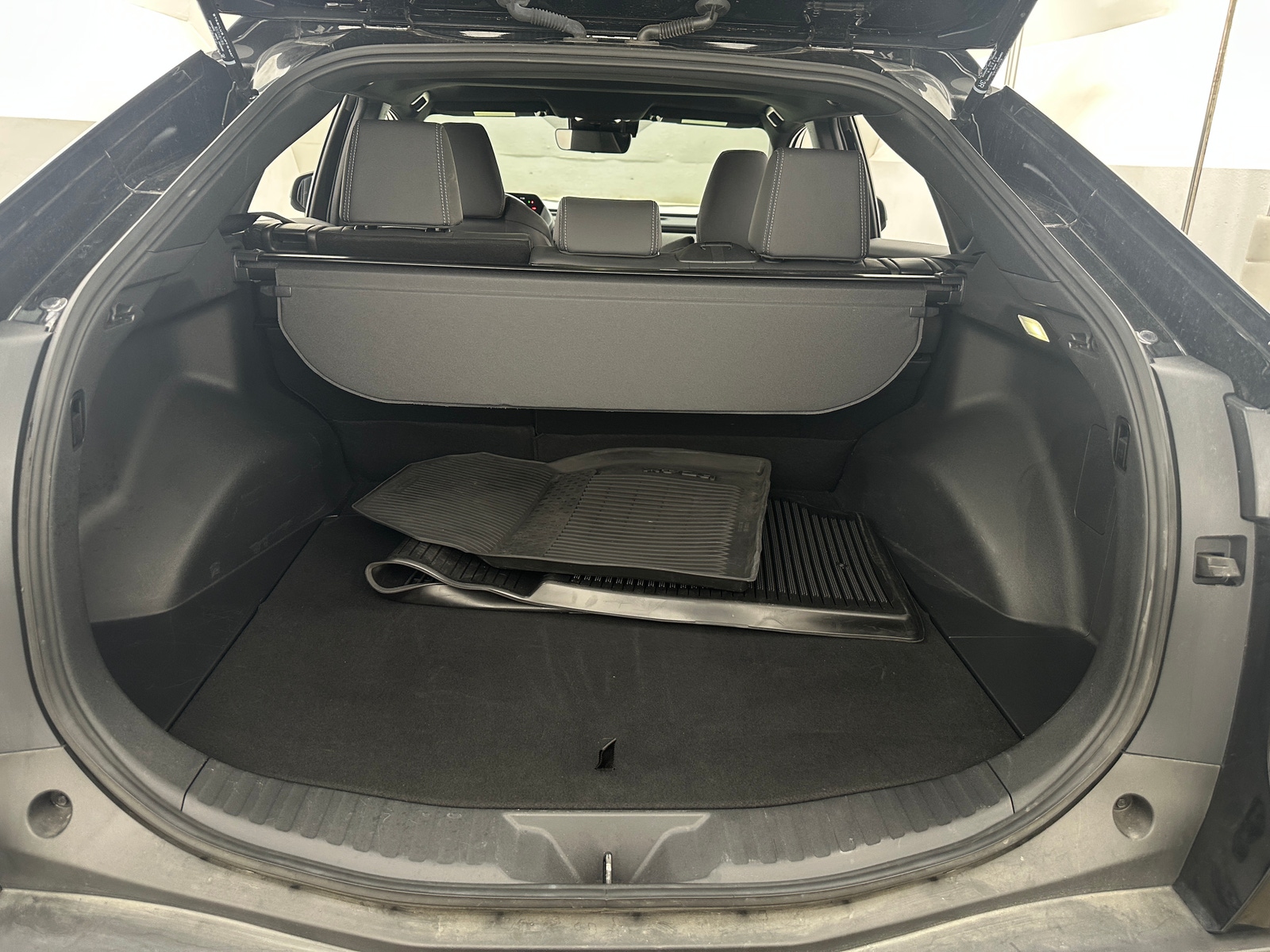 Thumbnail: 2023 Toyota bZ4X - 6