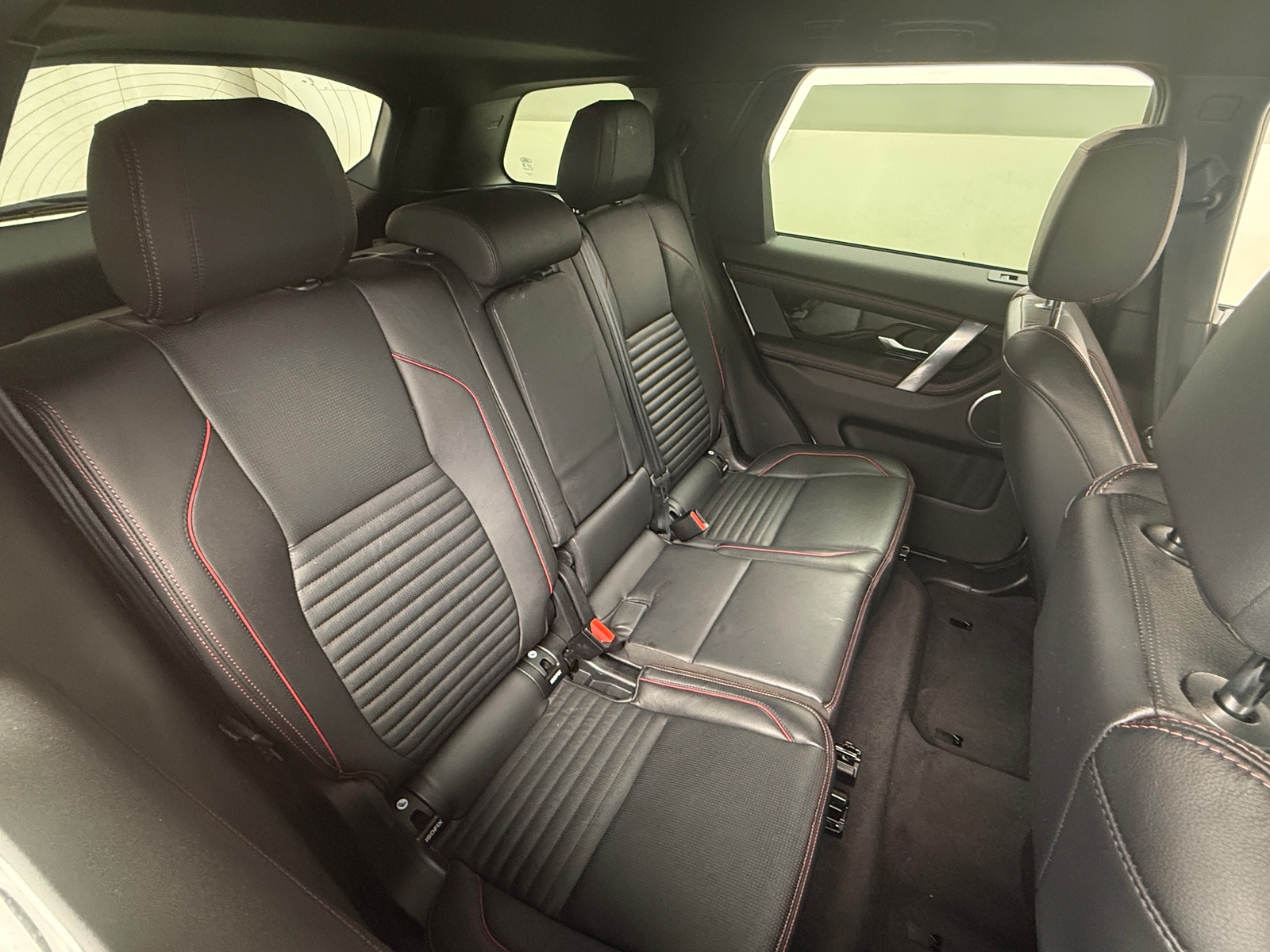 Thumbnail: 2021 Land Rover Discovery Sport - 5