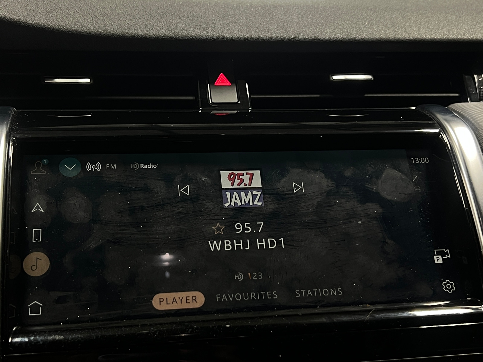 Thumbnail: 2021 Land Rover Discovery Sport - 3