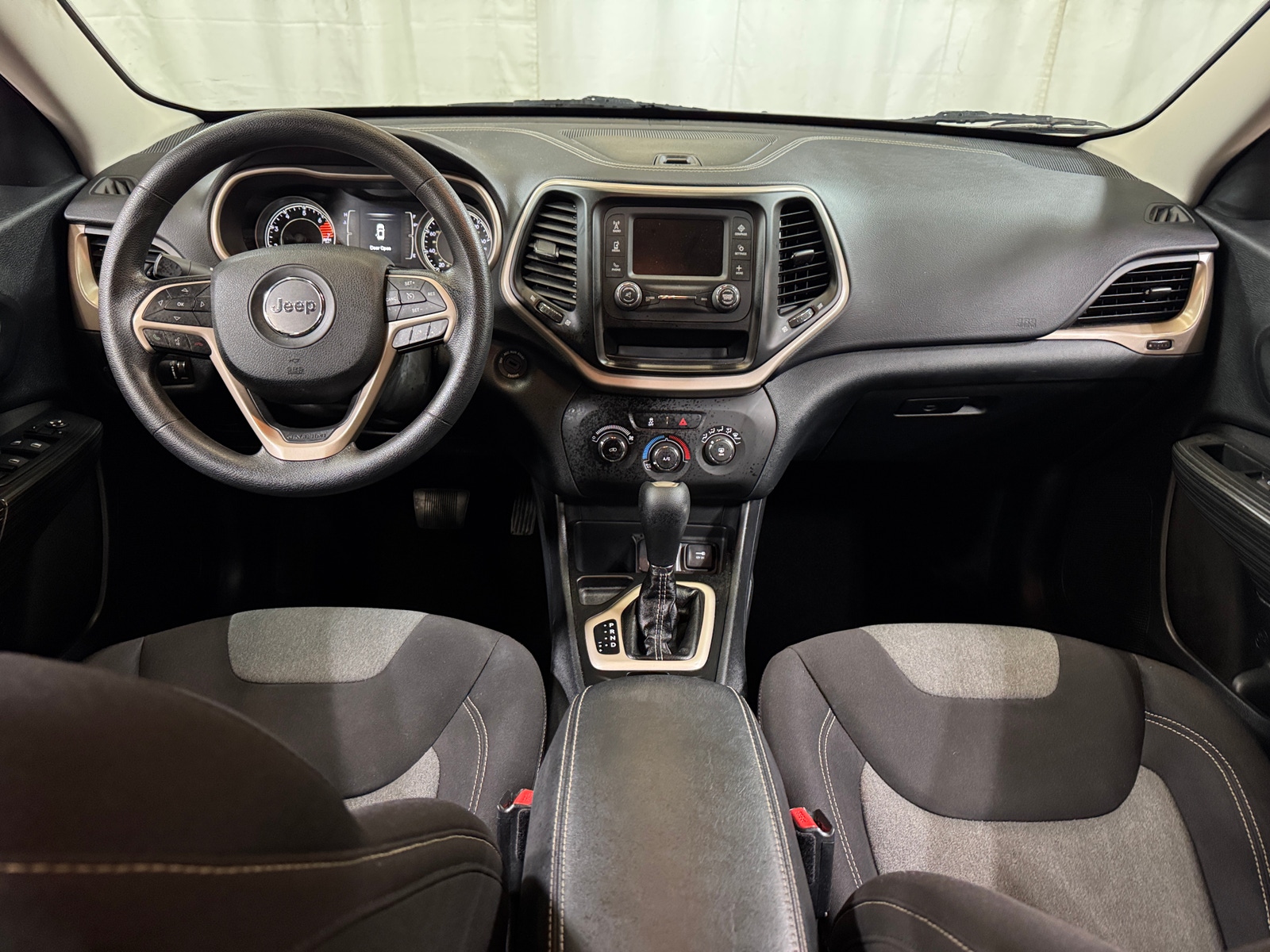 Thumbnail: 2016 Jeep Cherokee - 3