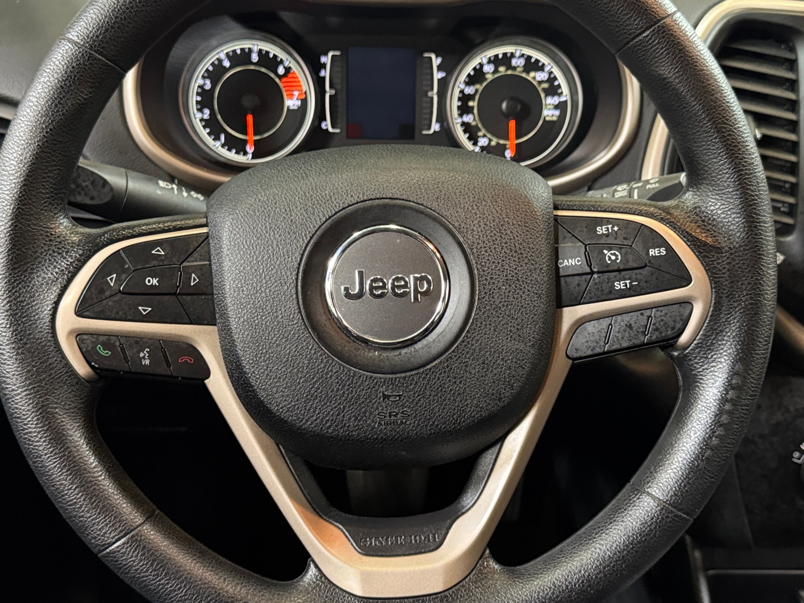 Thumbnail: 2016 Jeep Cherokee - 5