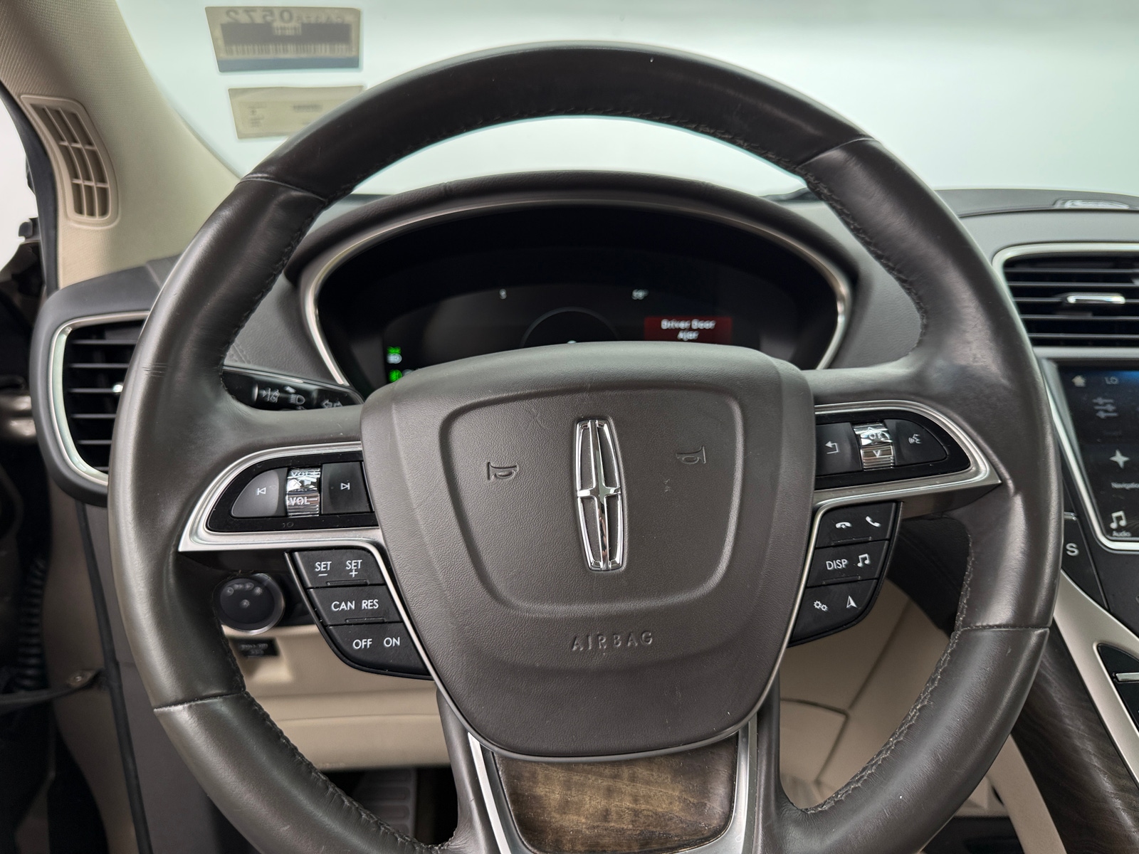 Thumbnail: 2019 Lincoln Nautilus - 4