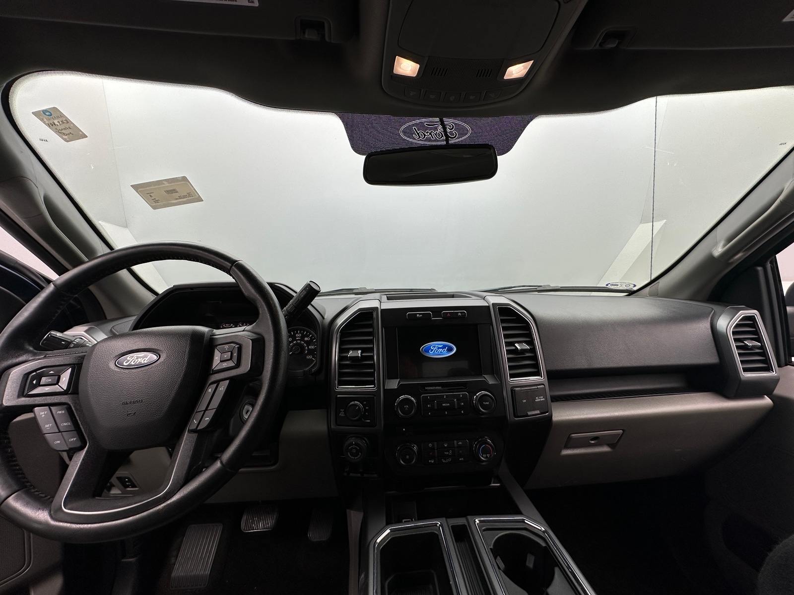 Thumbnail: 2018 Ford Econoline - 3