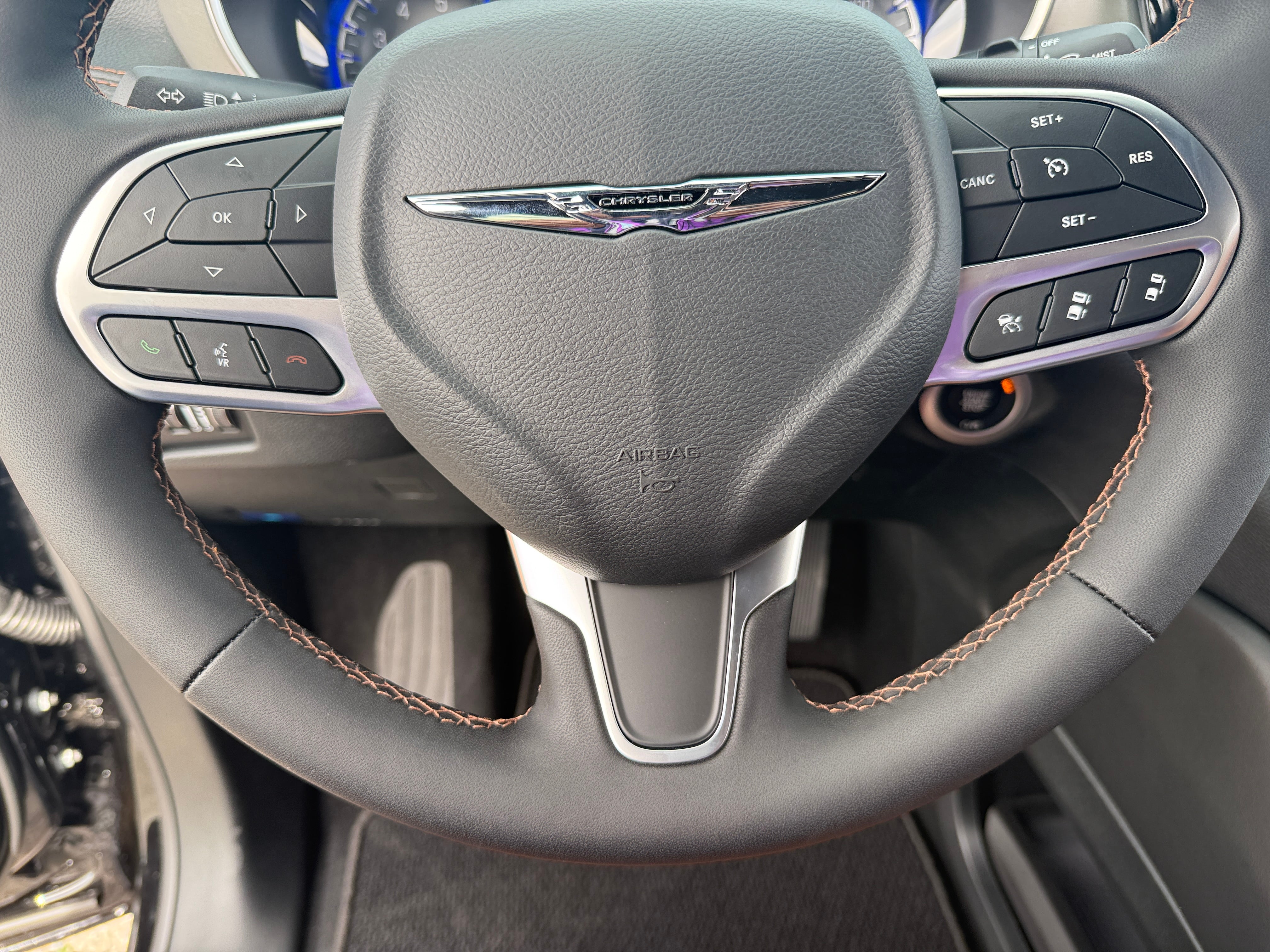 2026 Chrysler Pacifica Pinnacle's photo