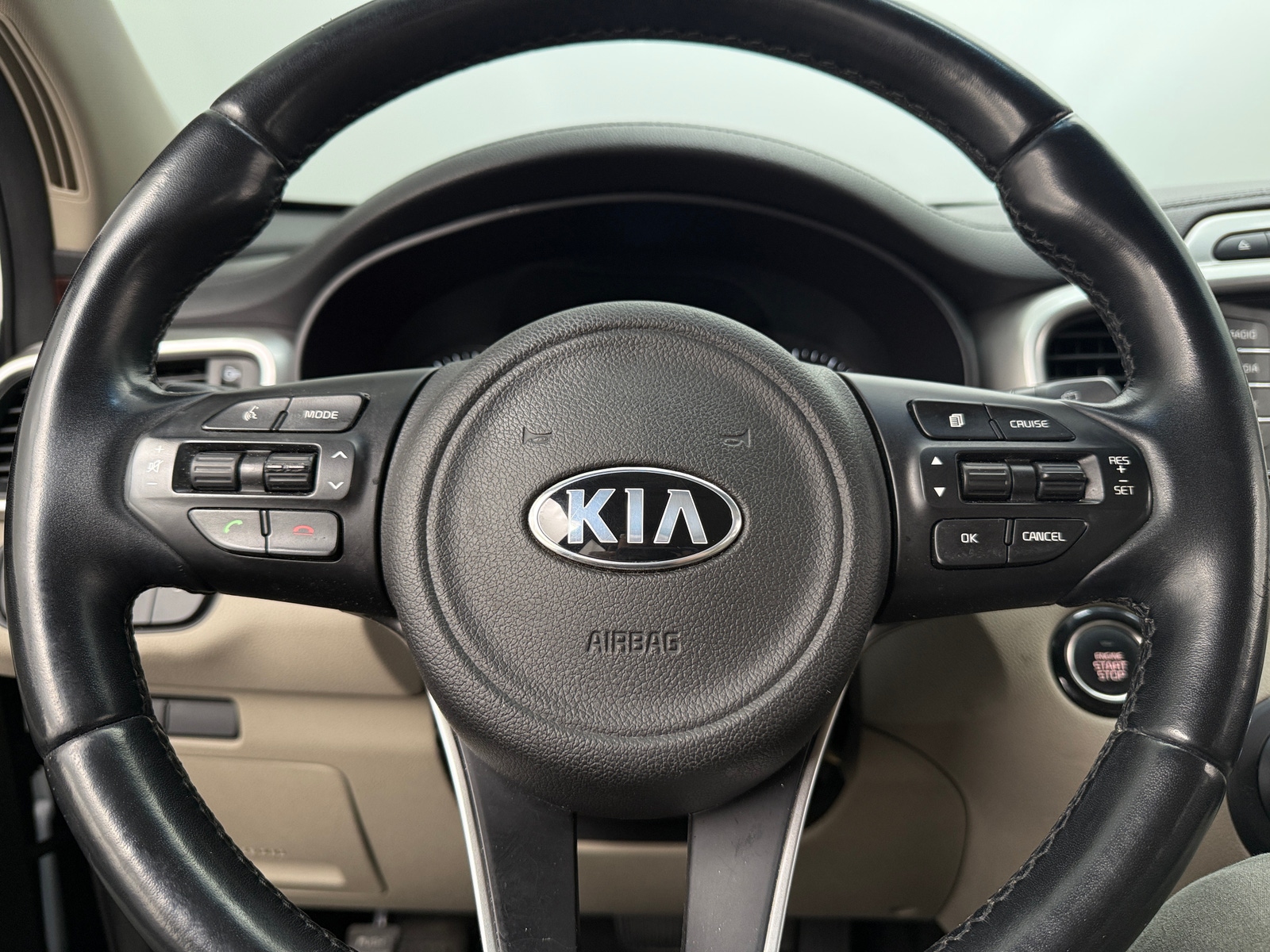 Thumbnail: 2017 Kia Sorento - 4