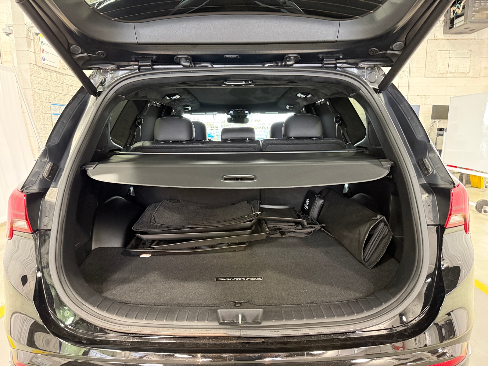 Thumbnail: 2023 Hyundai Santa Fe - 6