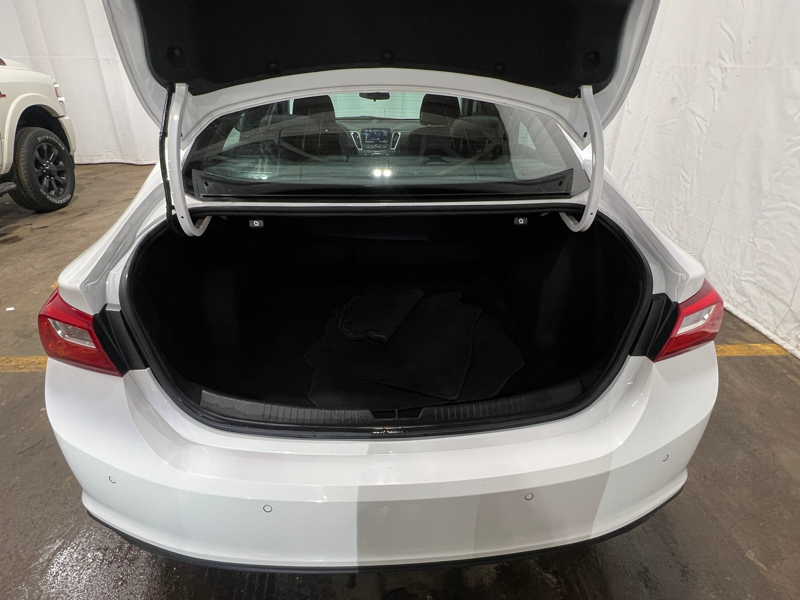 Thumbnail: 2024 Chevrolet Malibu - 7