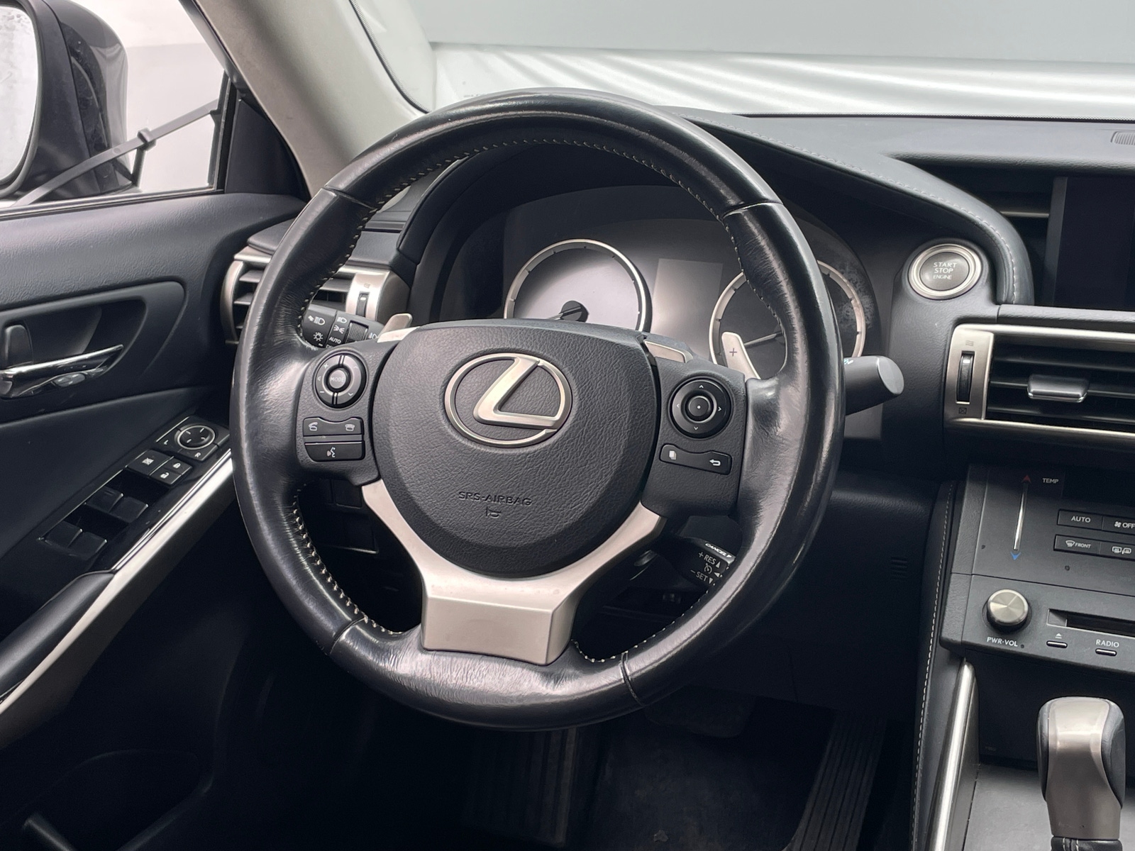 Thumbnail: 2016 Lexus IS - 4