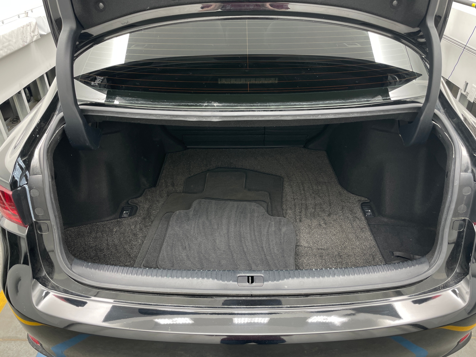 Thumbnail: 2016 Lexus IS - 6