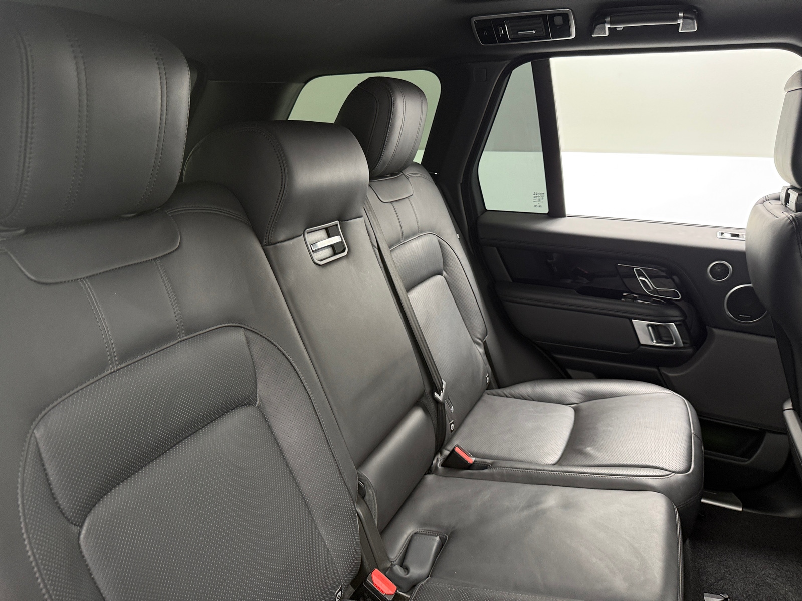 Thumbnail: 2022 Land Rover Range Rover - 5