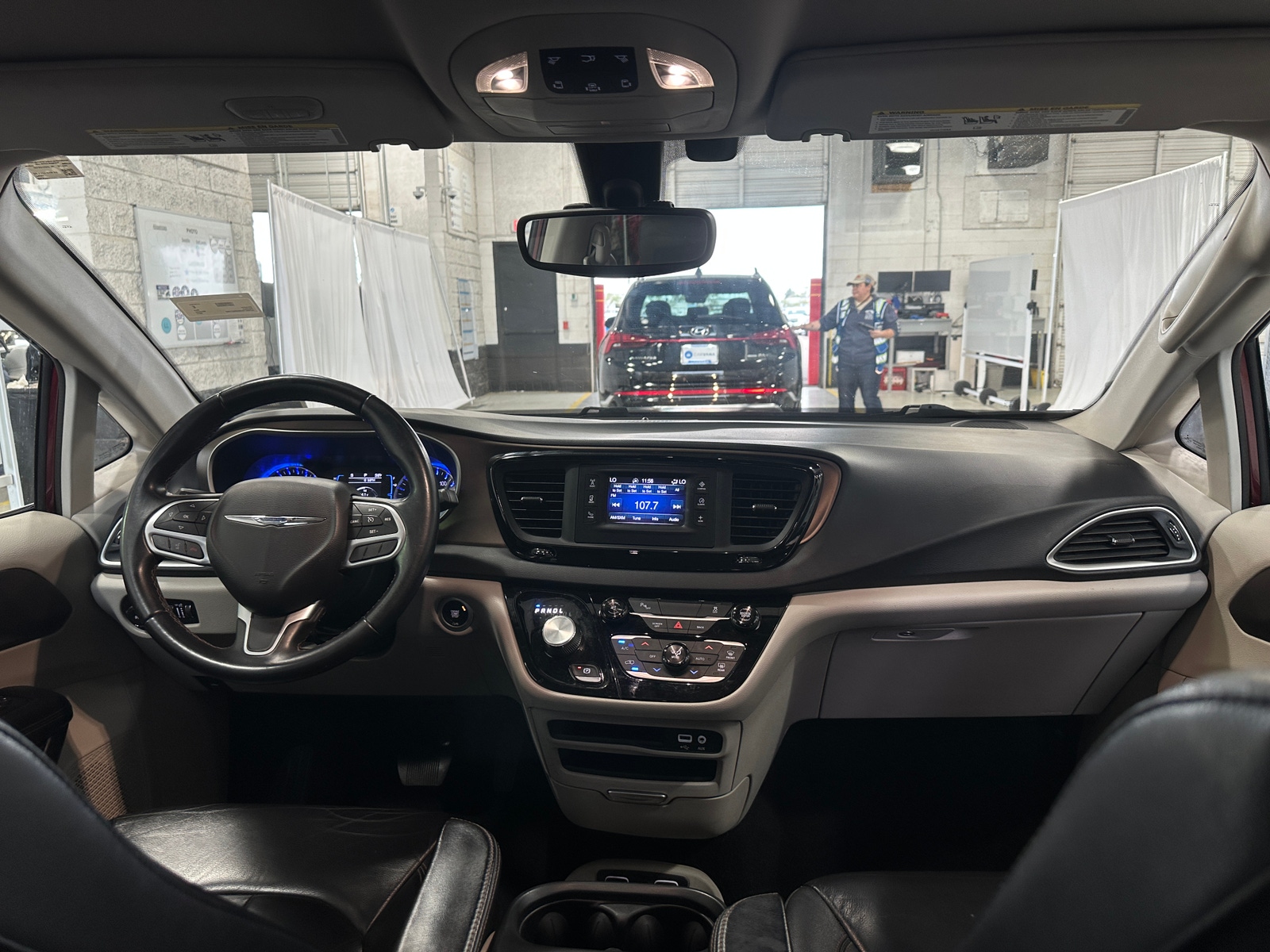 Thumbnail: 2017 Chrysler Pacifica - 2