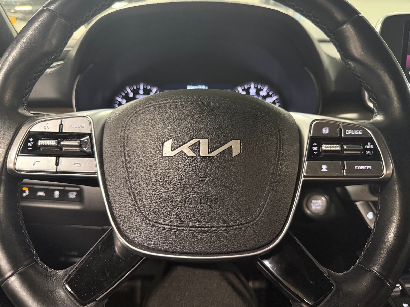 Thumbnail: 2022 Kia Telluride - 4