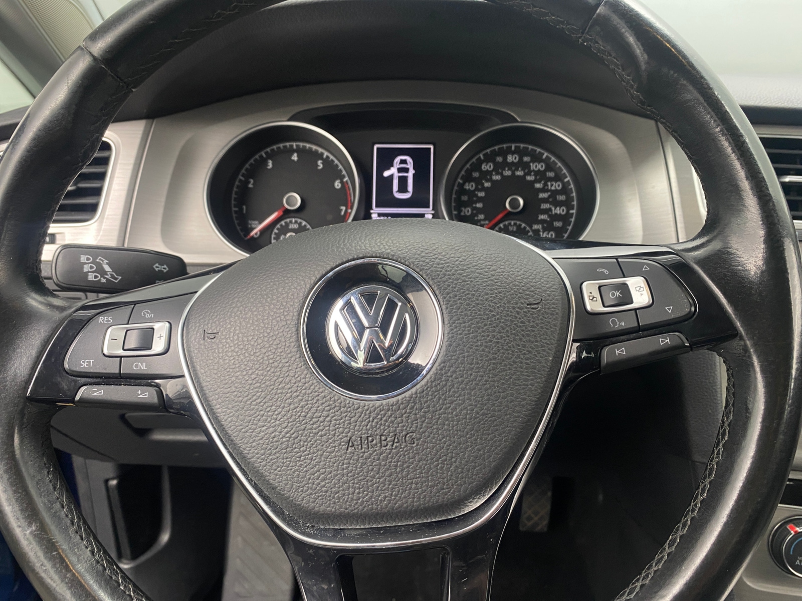 Thumbnail: 2016 Volkswagen Golf - 5