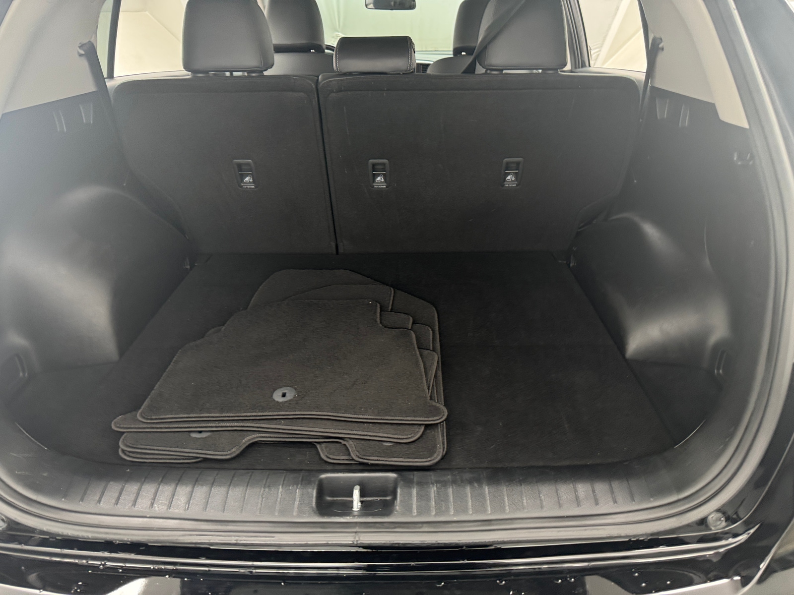 Thumbnail: 2022 Kia Sportage - 6