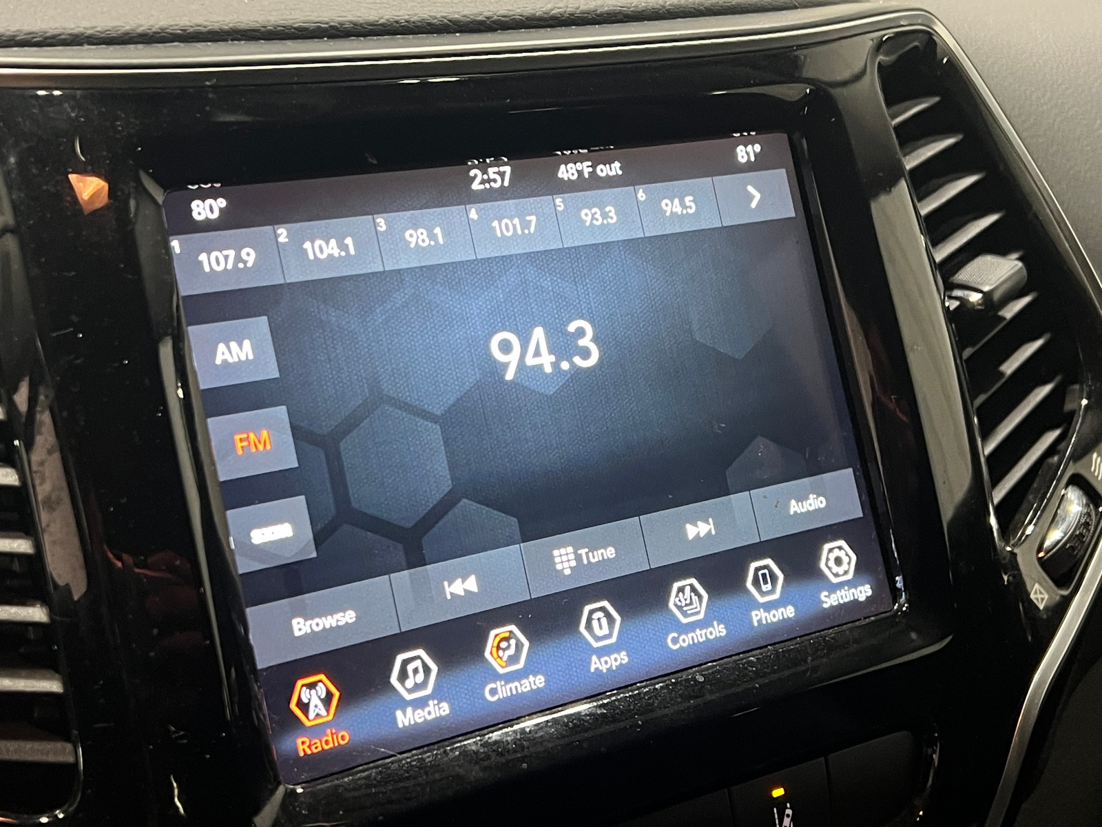 Thumbnail: 2021 Jeep Cherokee - 3