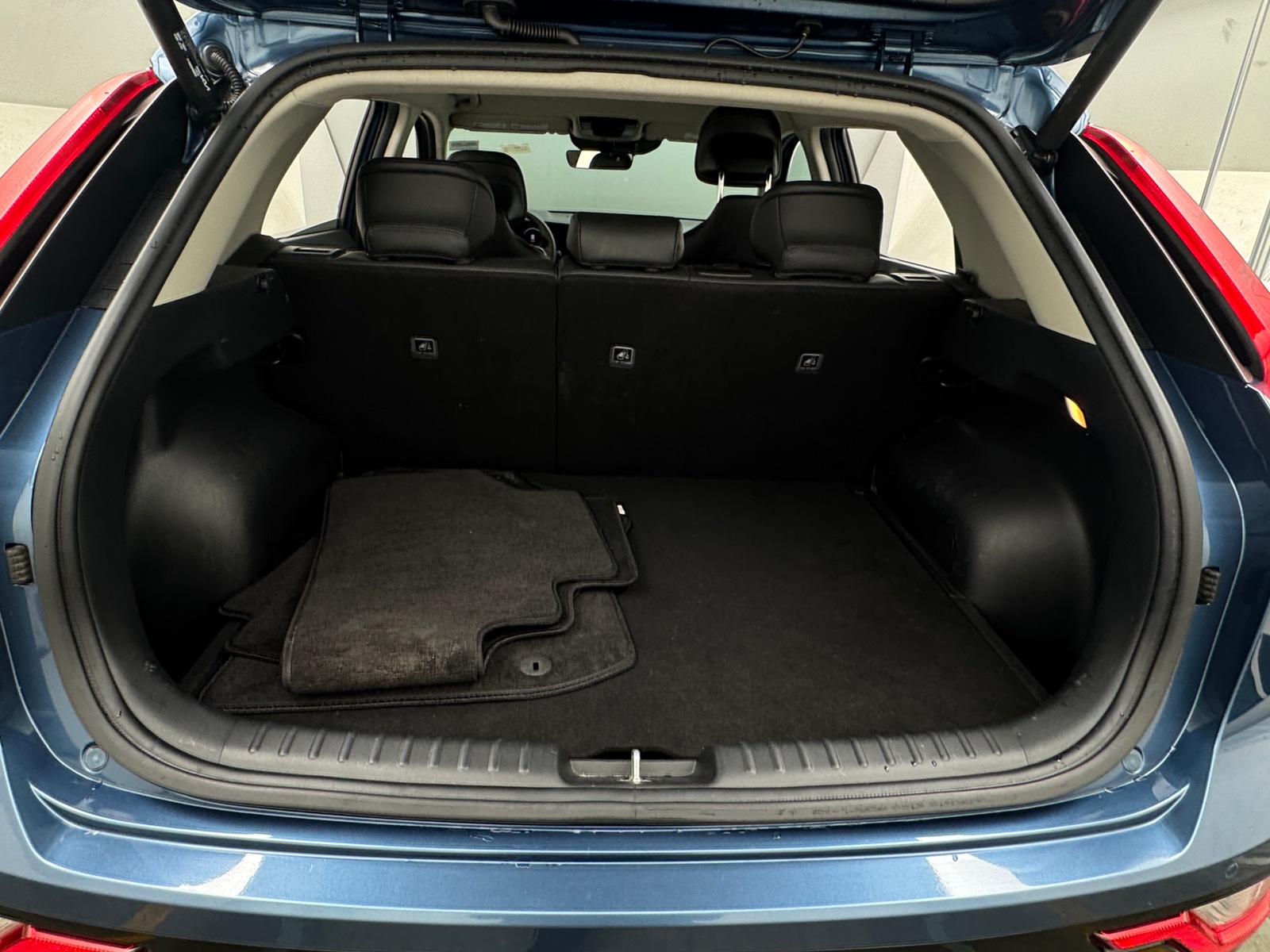 Thumbnail: 2024 Kia Niro - 7