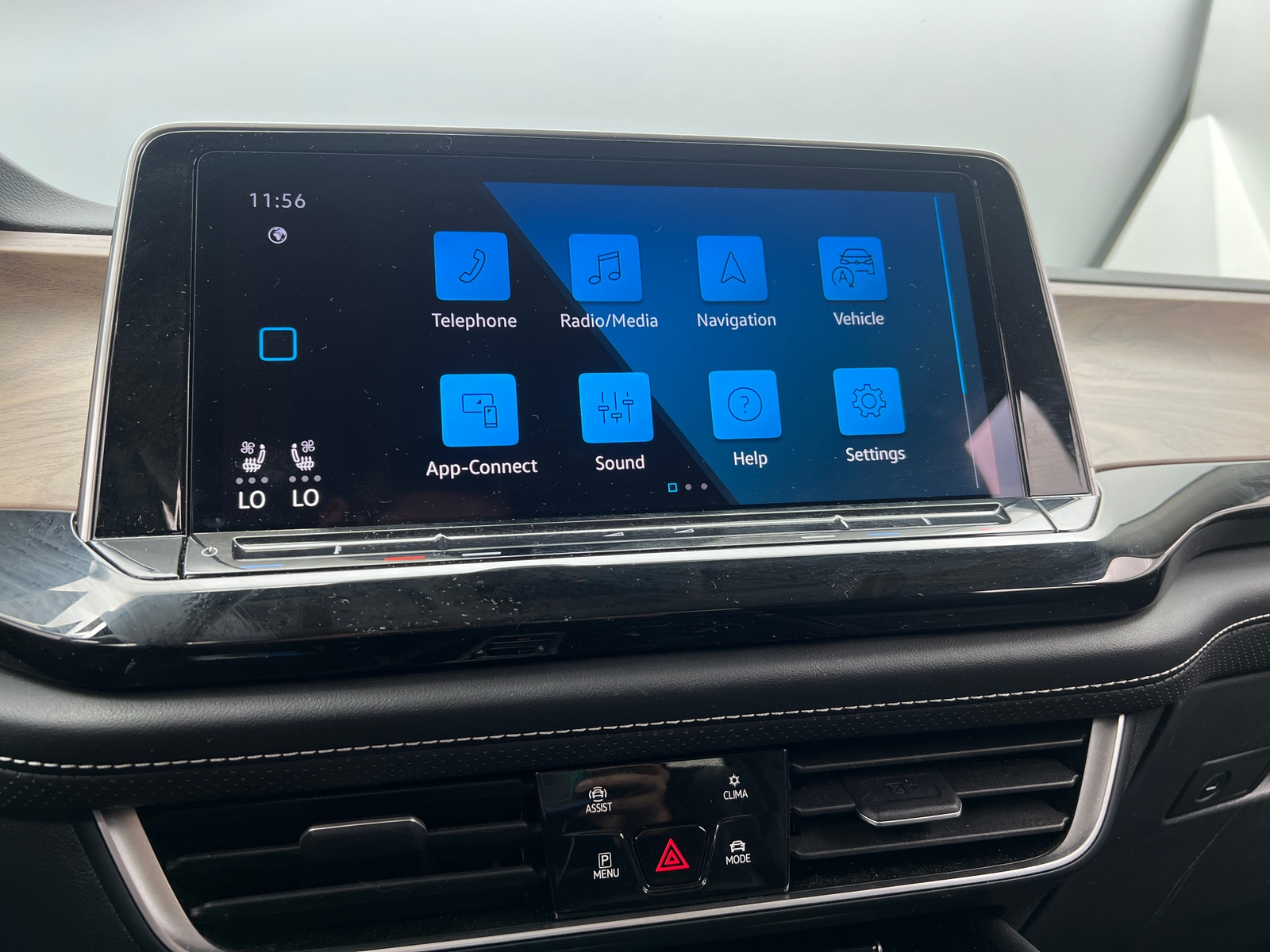 Thumbnail: 2025 Volkswagen Atlas - 3