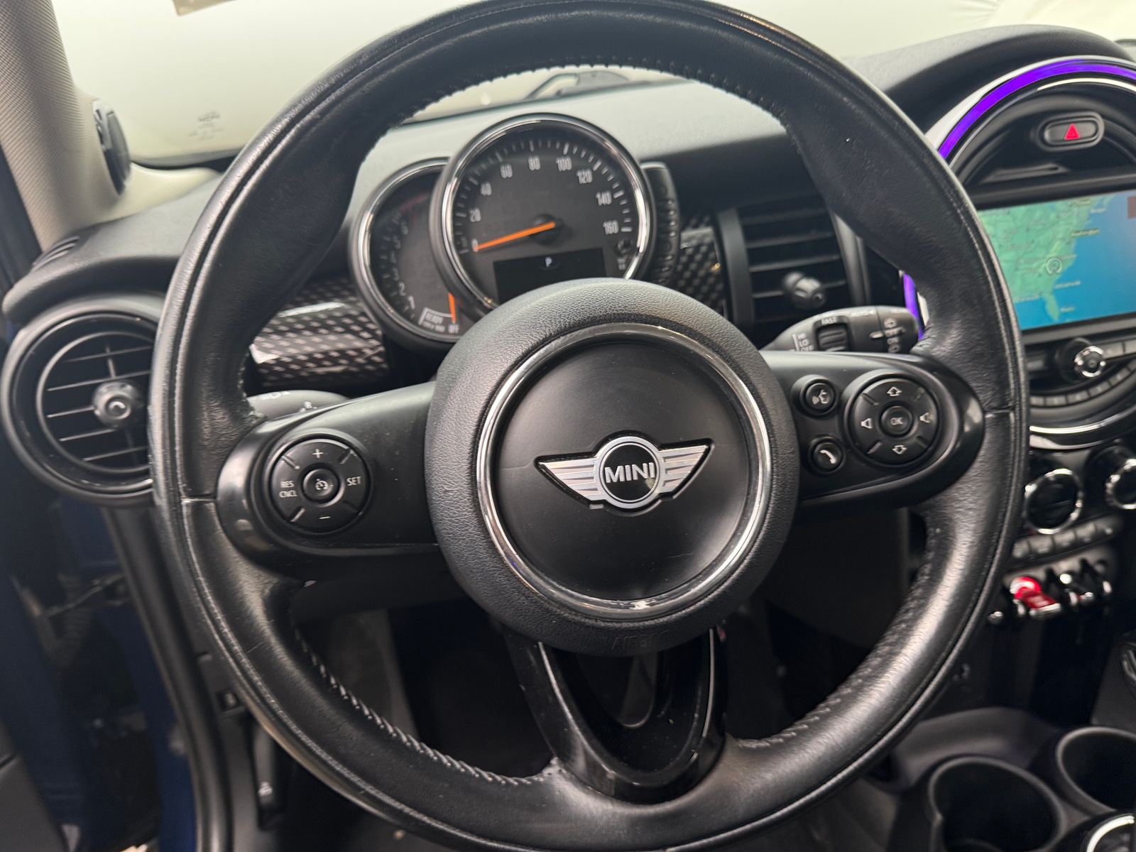 Thumbnail: 2016 MINI Cooper Hardtop - 4