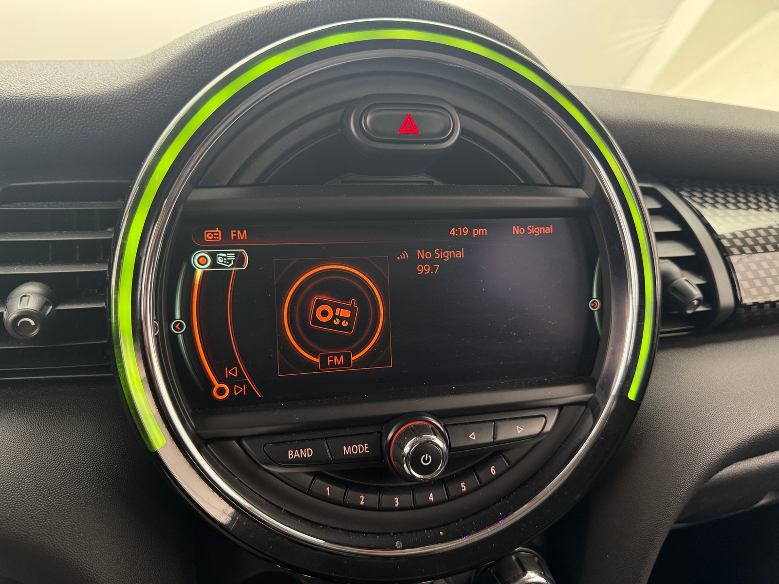 Thumbnail: 2016 MINI Cooper Hardtop - 3