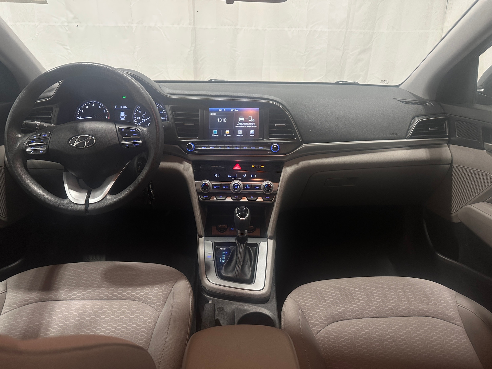 Thumbnail: 2020 Hyundai Elantra - 3