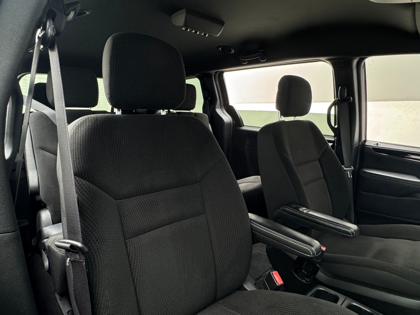 Thumbnail: 2018 Dodge Grand Caravan - 2