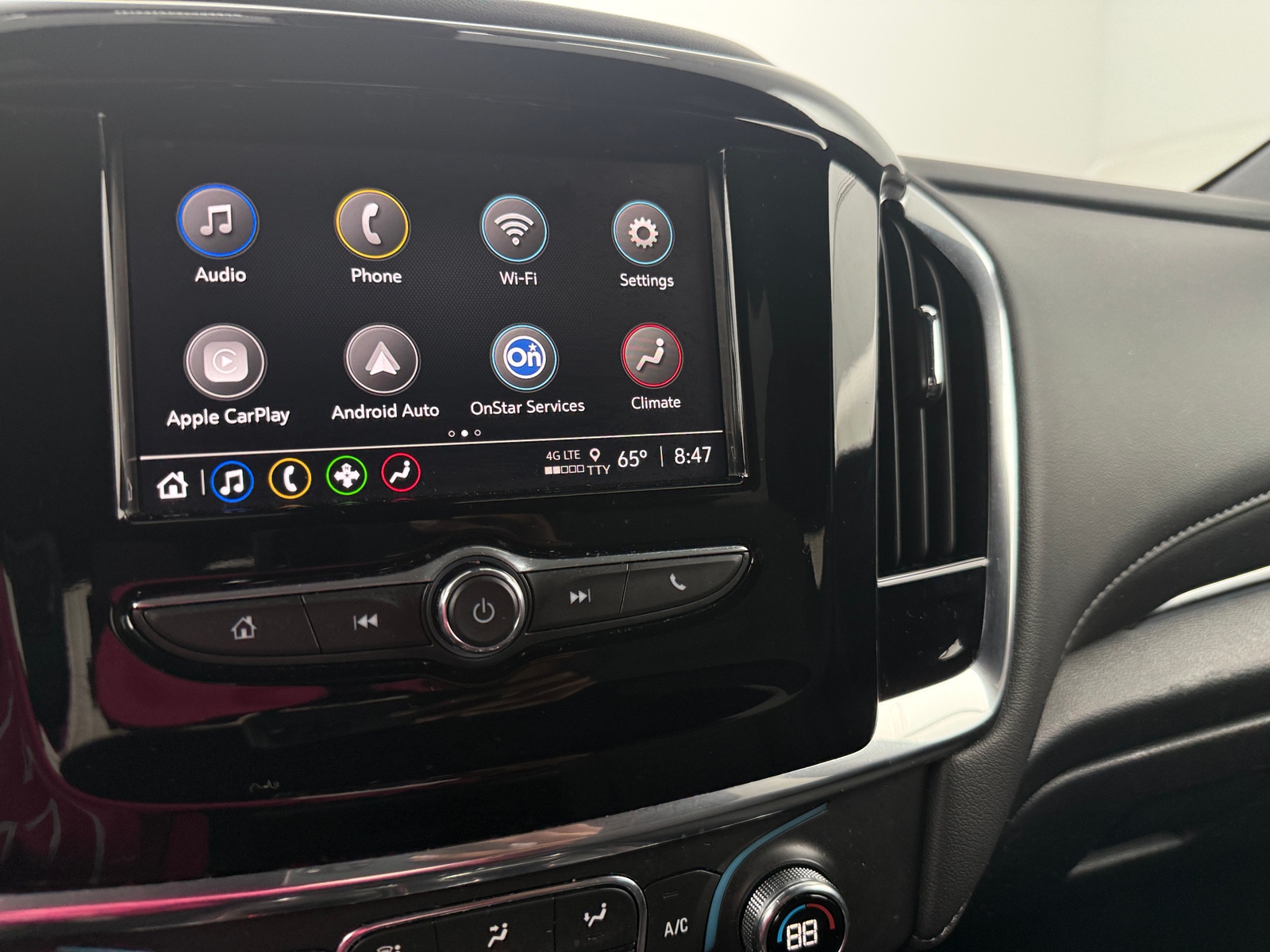 Thumbnail: 2023 Chevrolet Traverse - 4