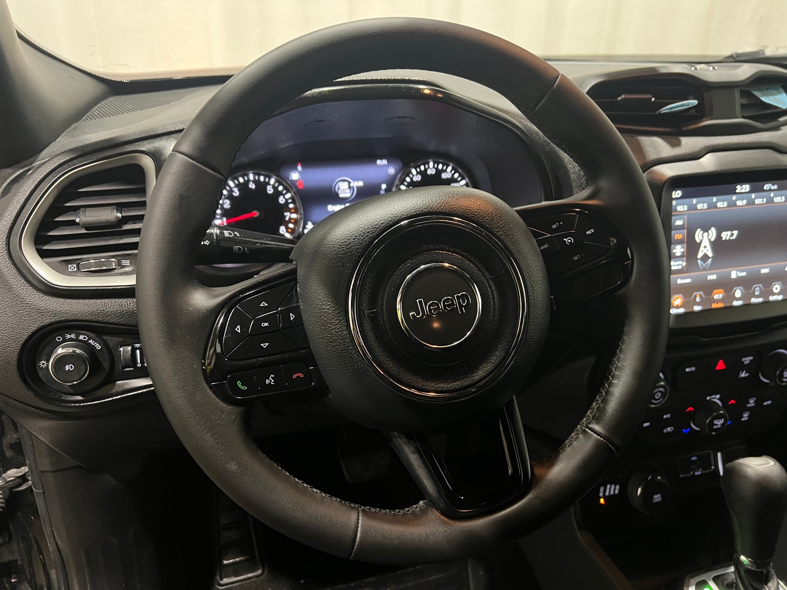 Thumbnail: 2021 Jeep Renegade - 5