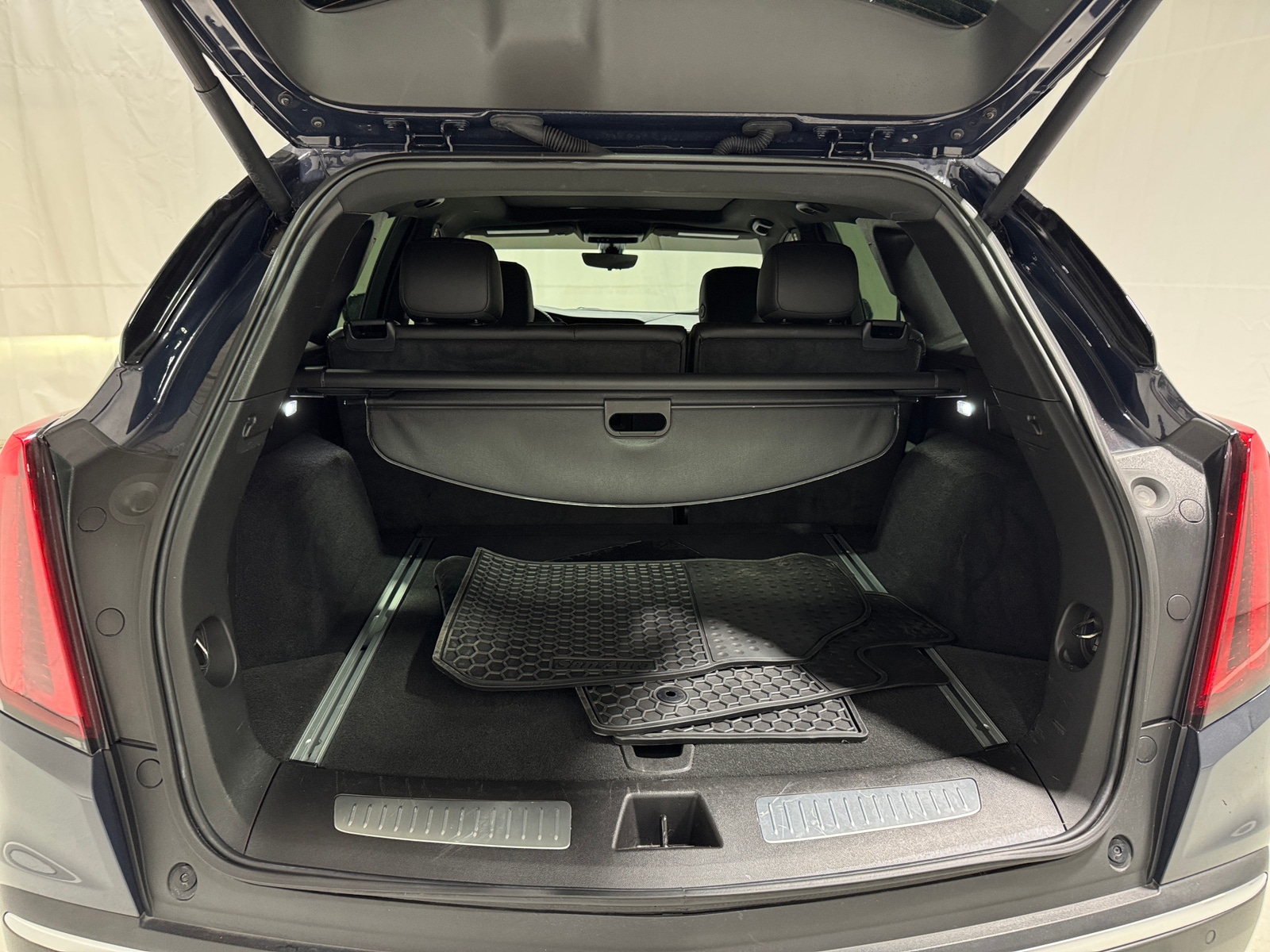 Thumbnail: 2024 Cadillac XT5 - 6